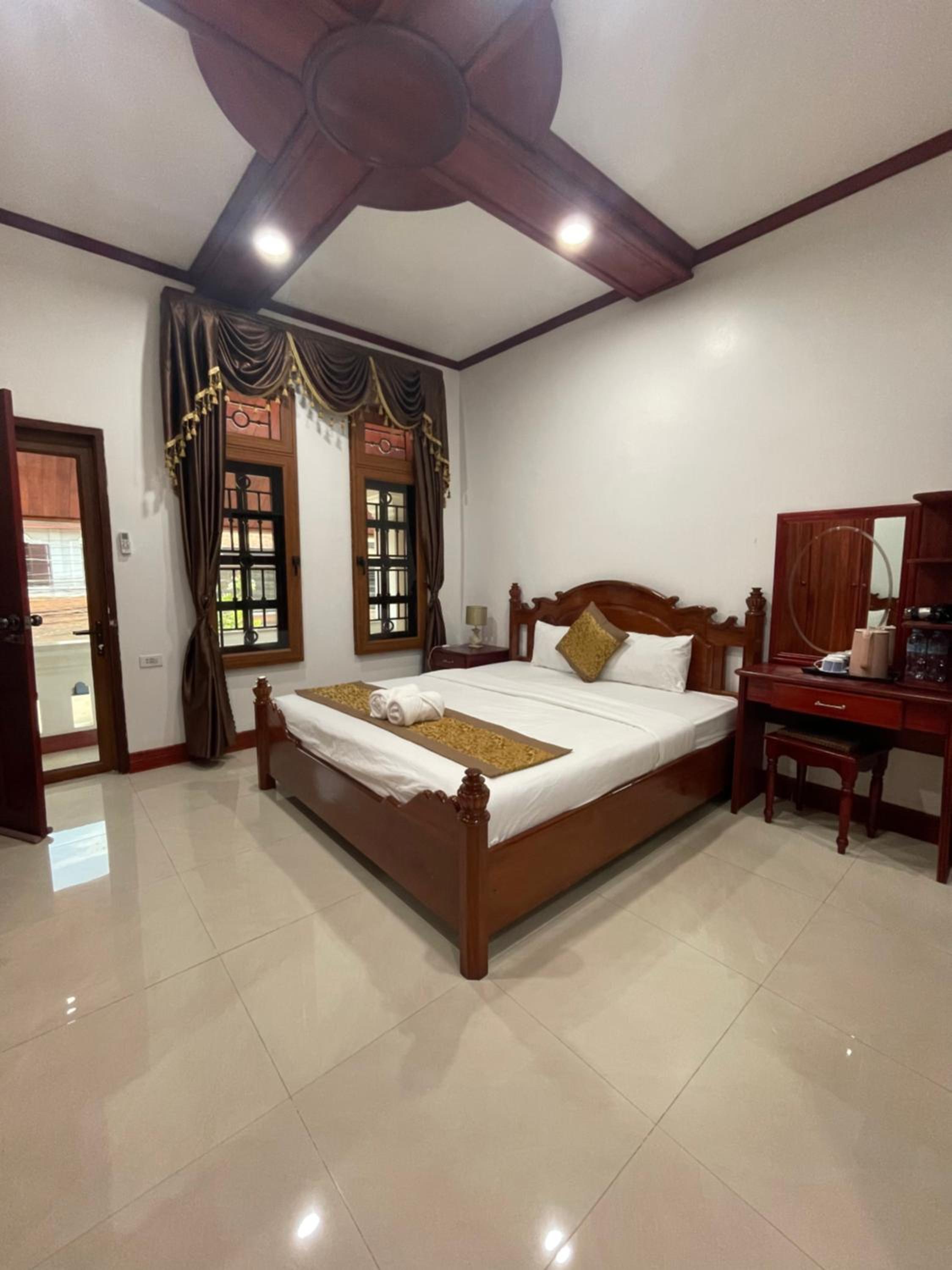 Queen Room with Balcony