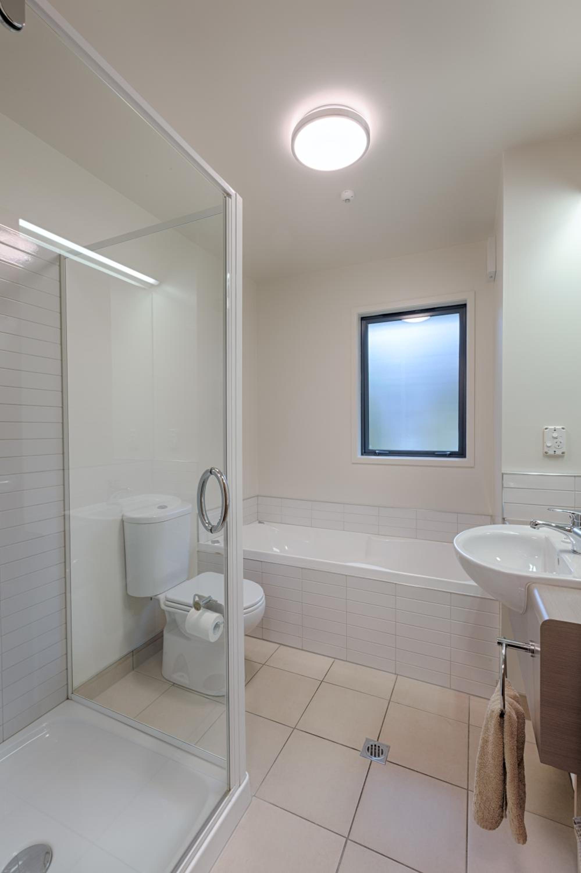 One-Bedroom Apartment - Photo 4