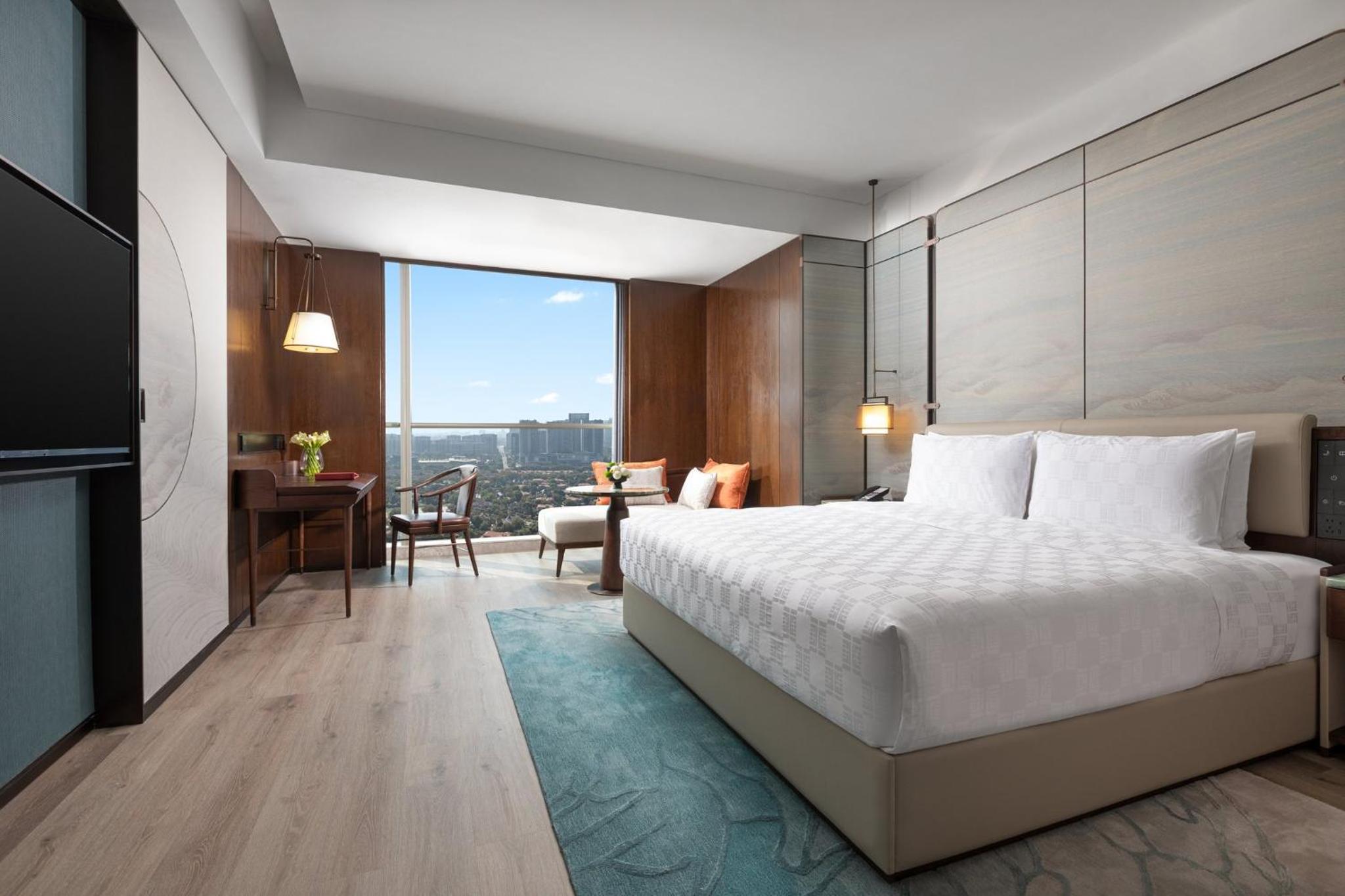 Standard King Room - Accessible photo 1