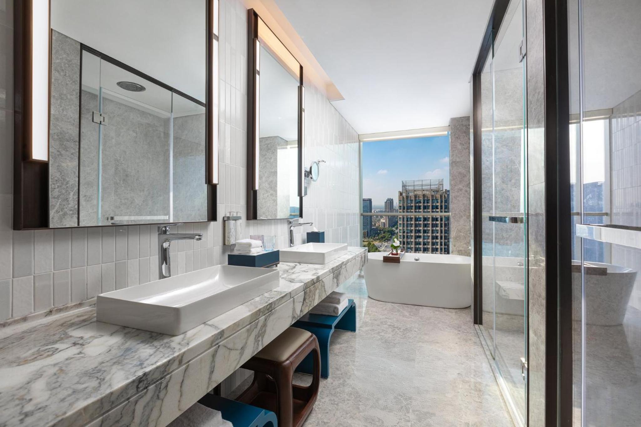 King Suite photo 2