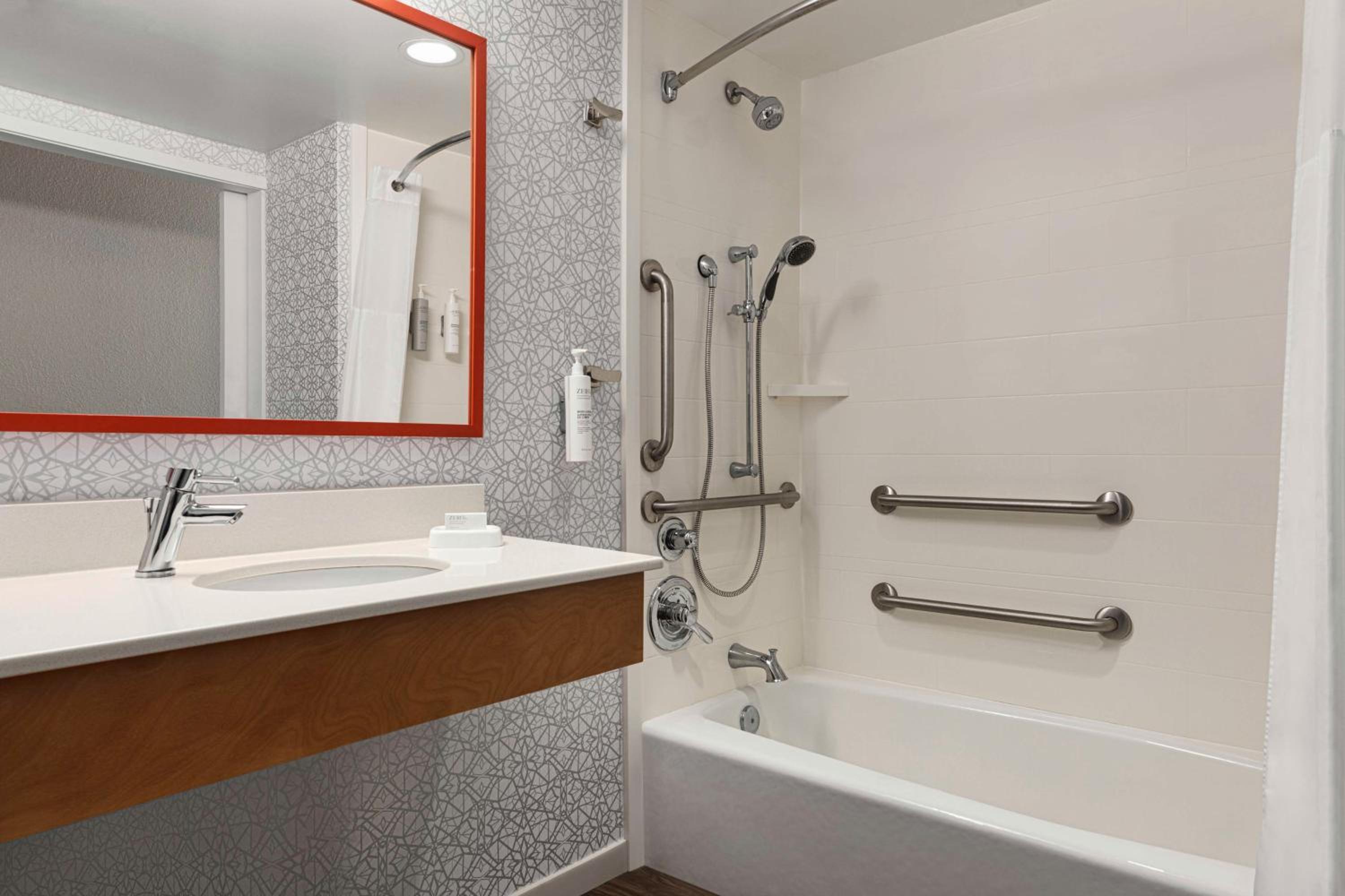 King Room - Mobility Access/Non-Smoking - Photo 2