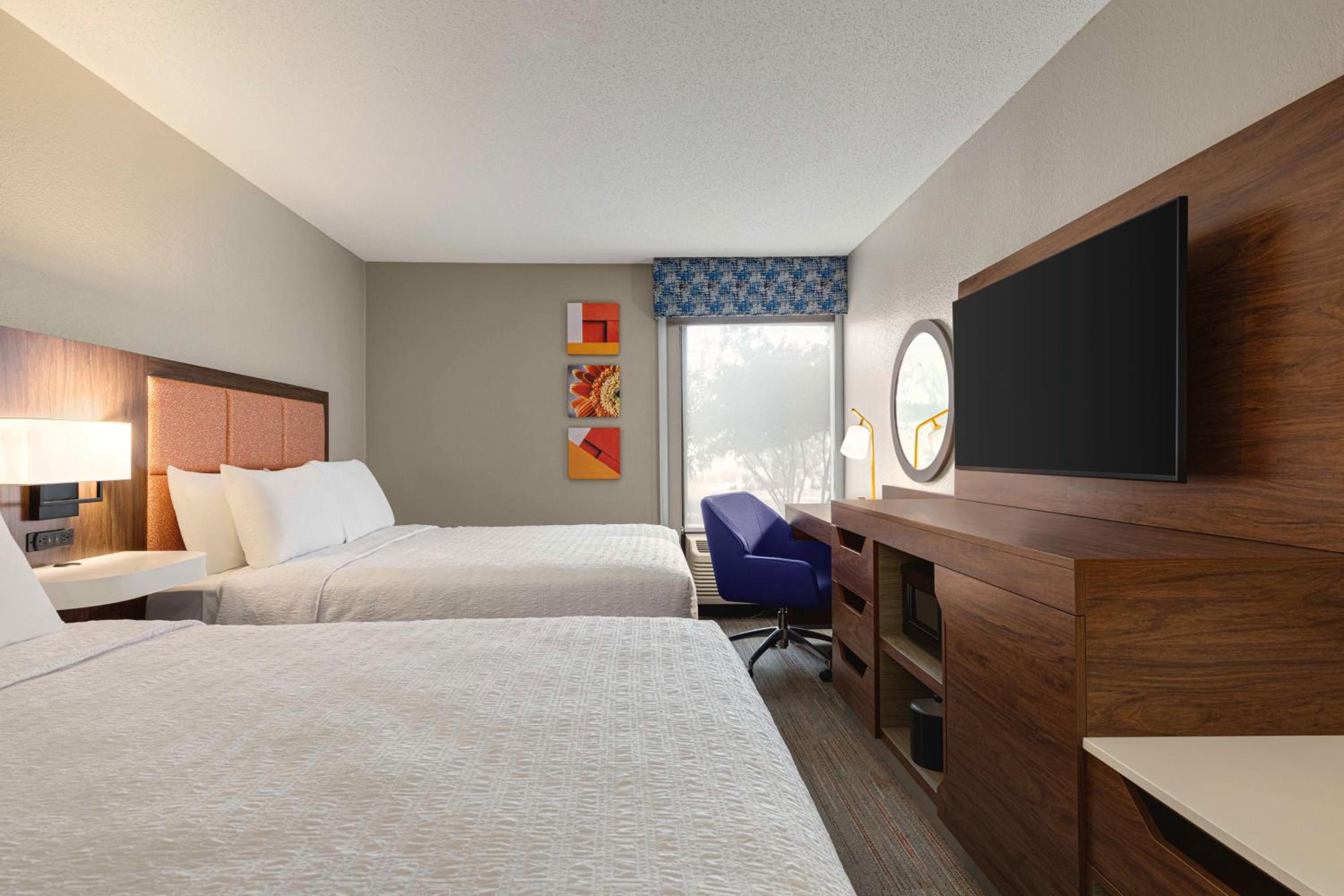 Room with Two Queen Beds - Non-Smoking - Photo 1