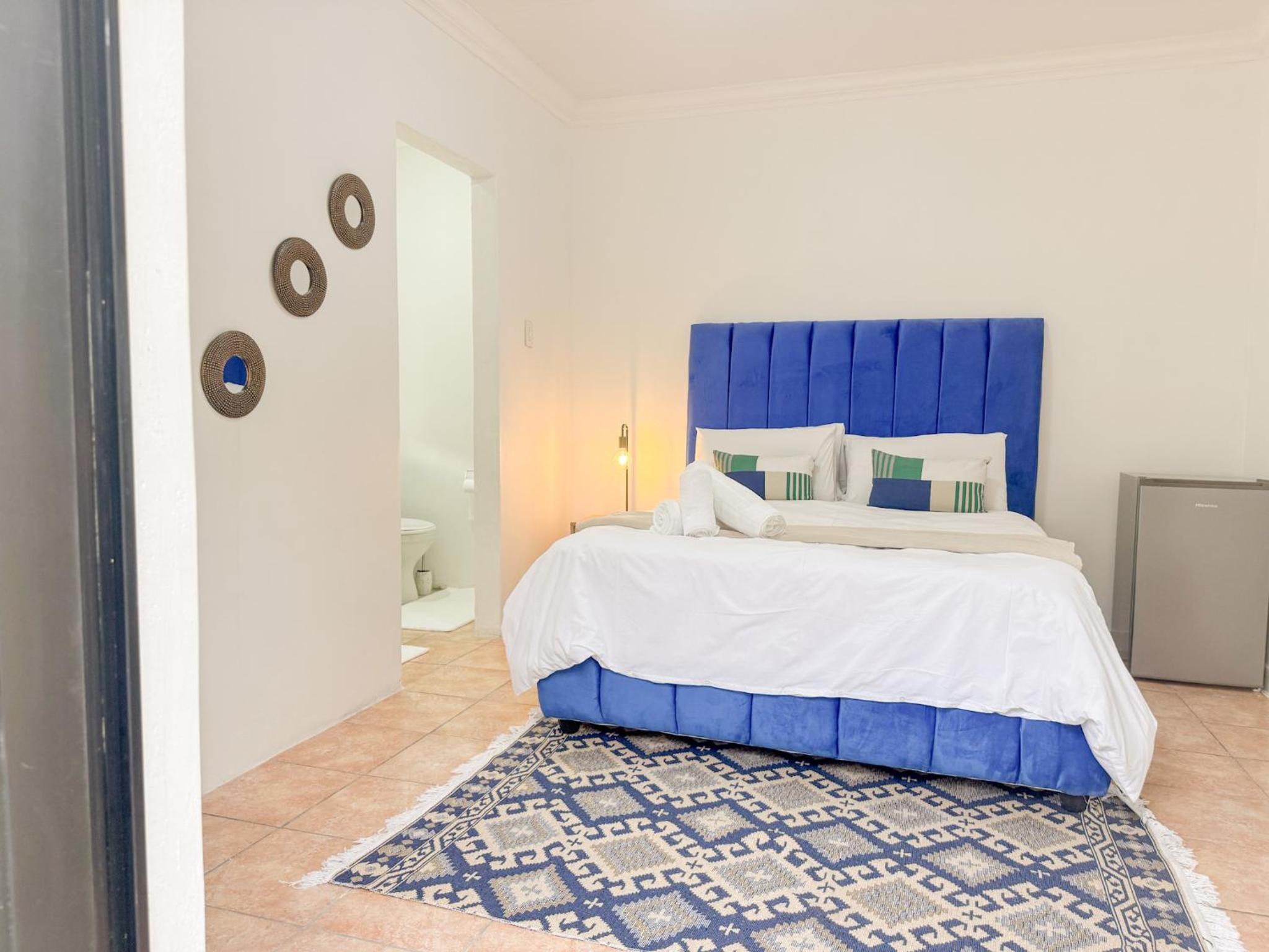 Queen Room photo 1
