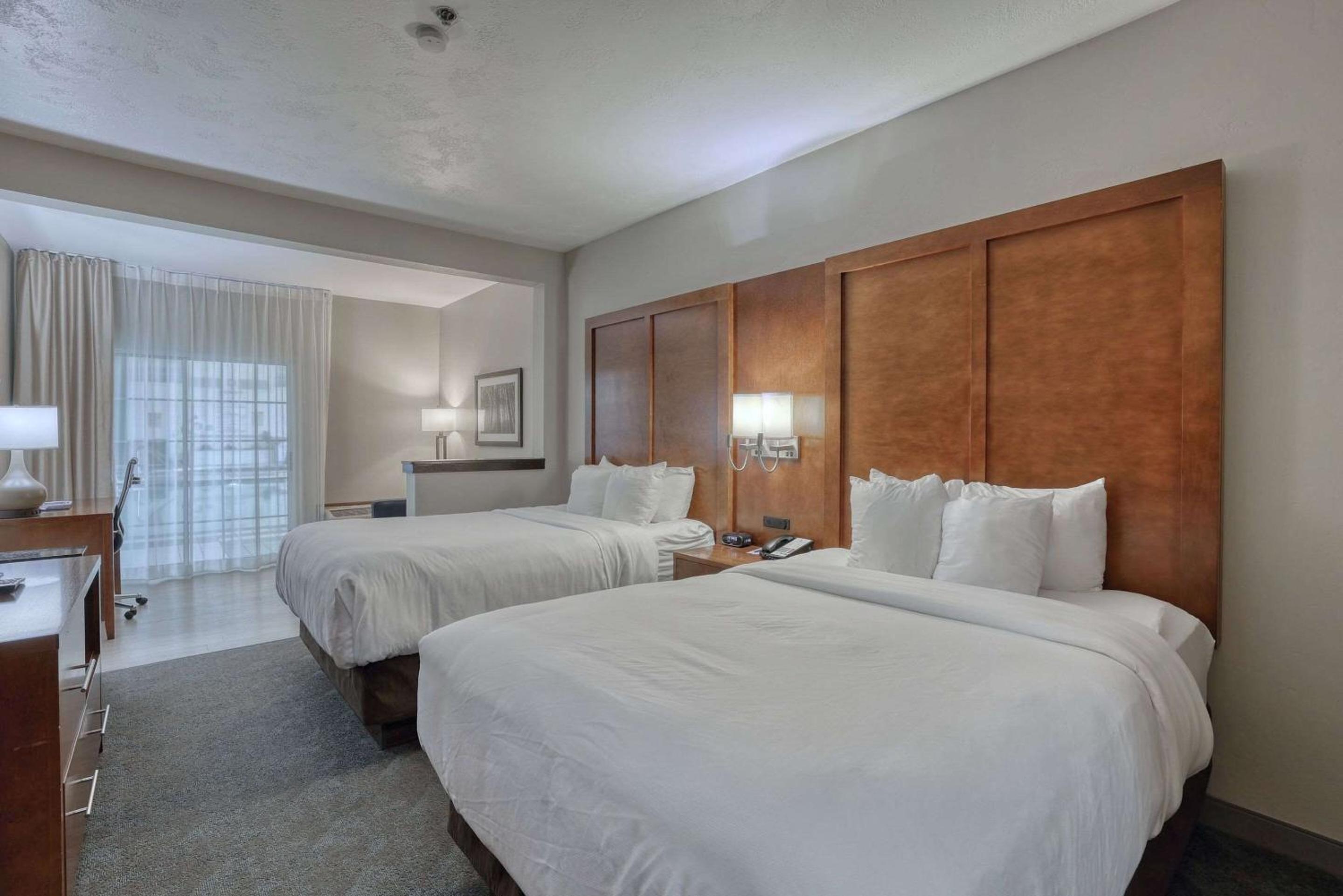 Standard Double Suite with Two Double Beds with Pool View - Non - Smoking - Photo 1