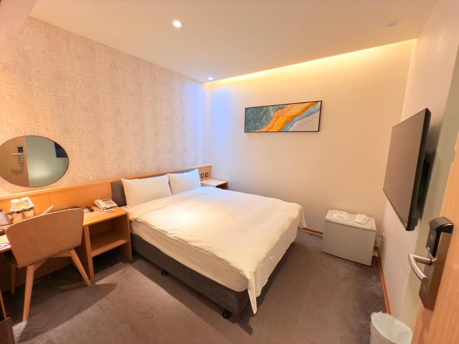 Double Room without Window photo 3