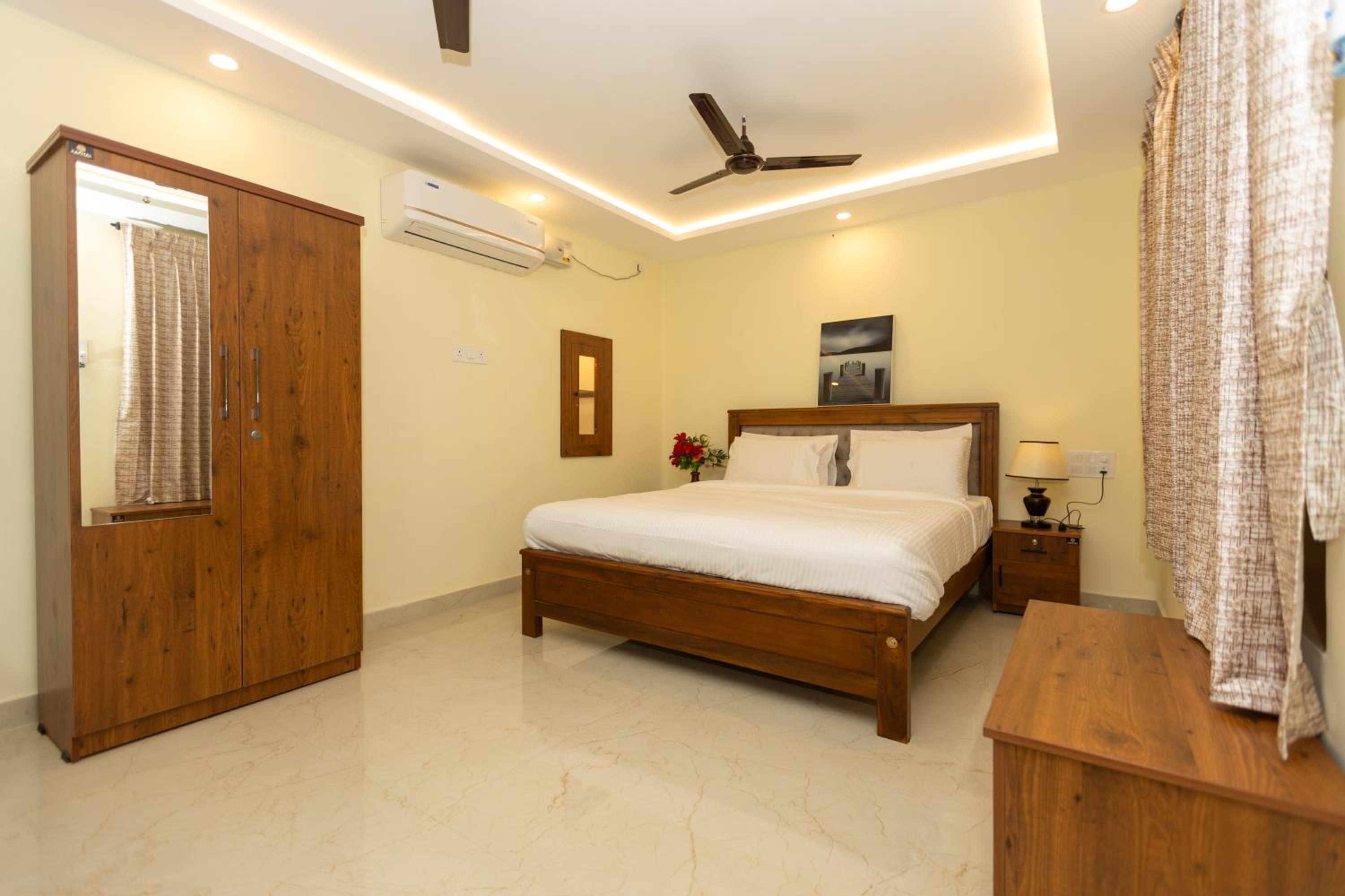 Deluxe Room - Photo 1