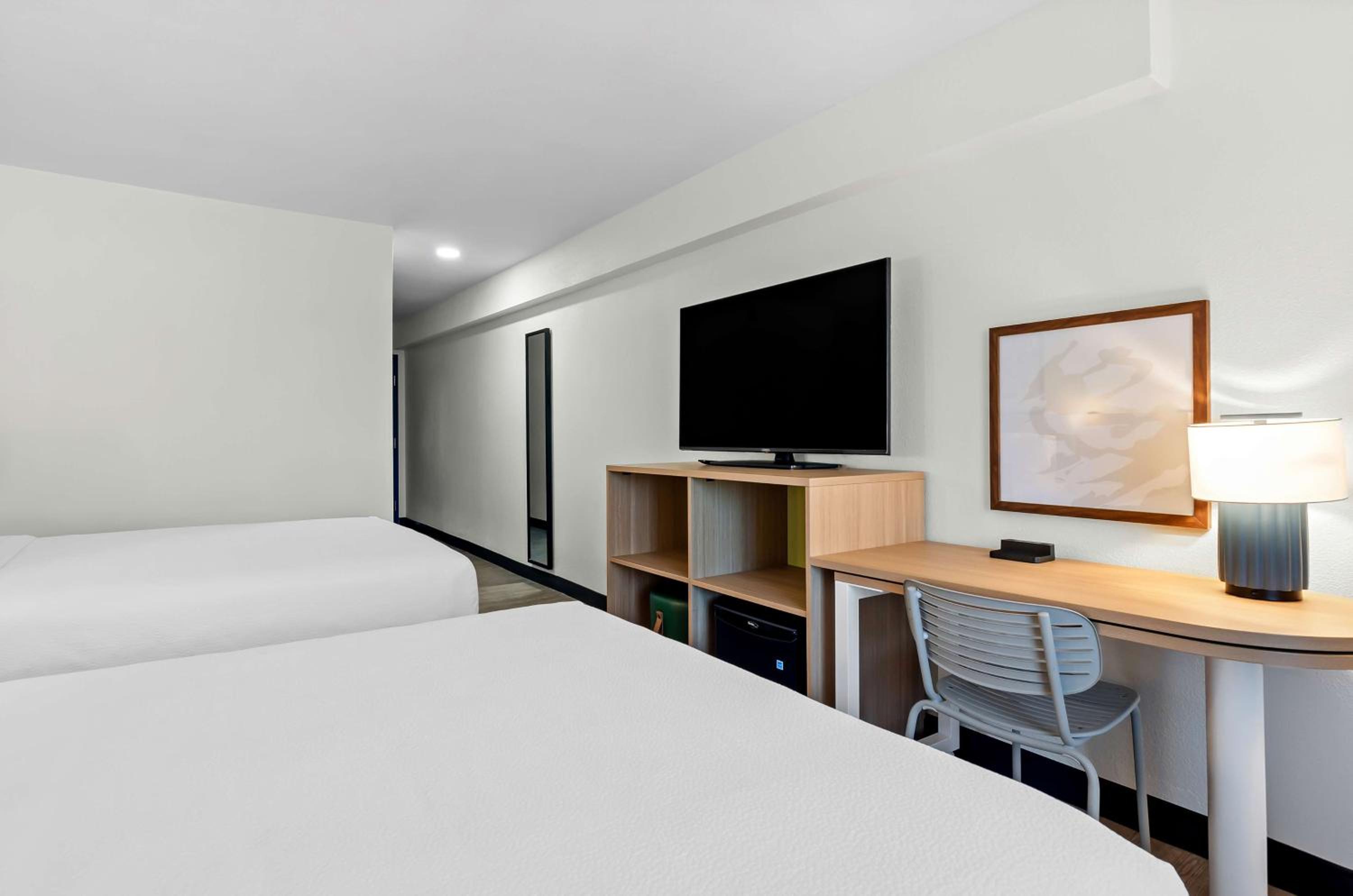 Queen Room with Two Queen Beds - Photo 1
