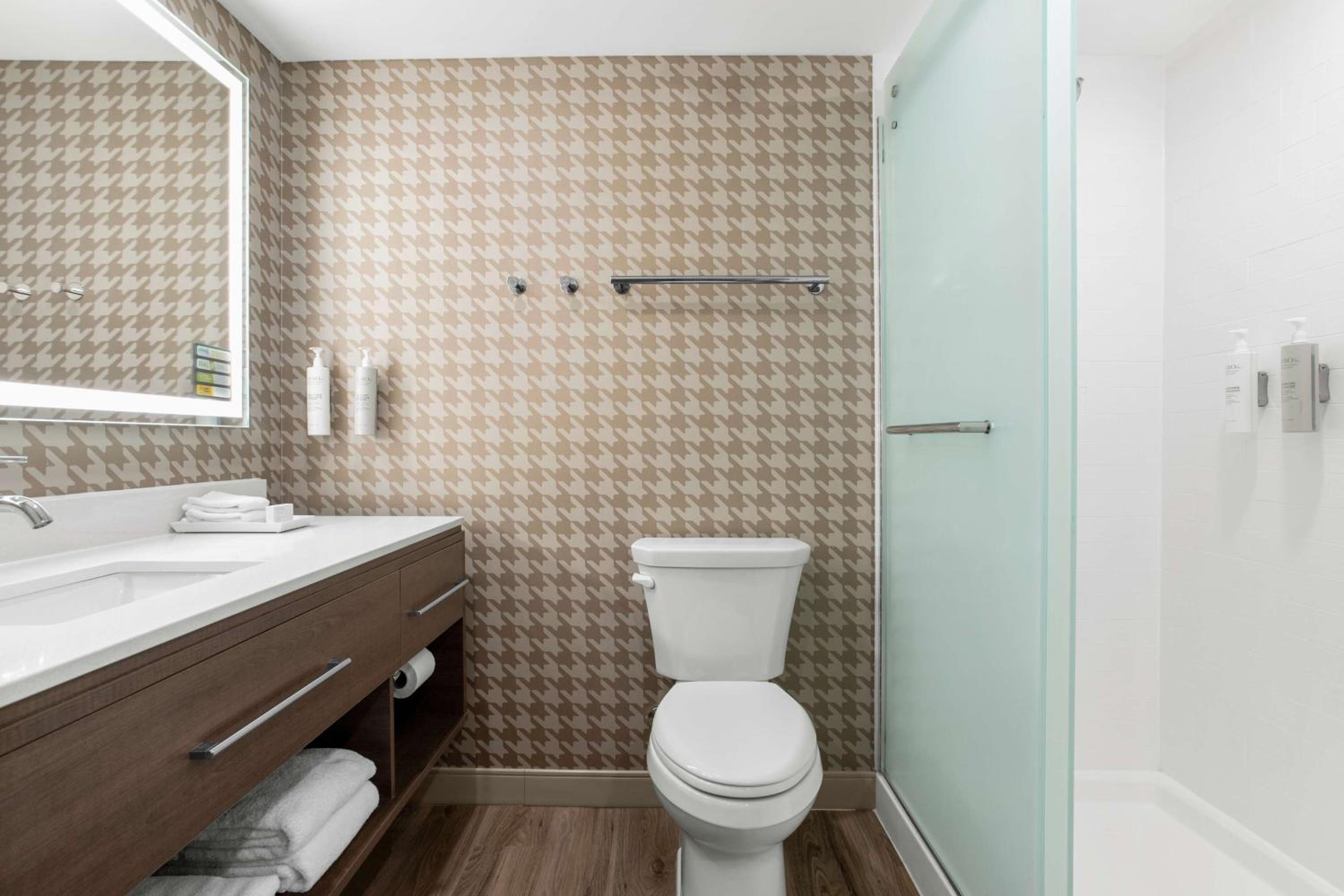 King Studio Suite - Photo 3