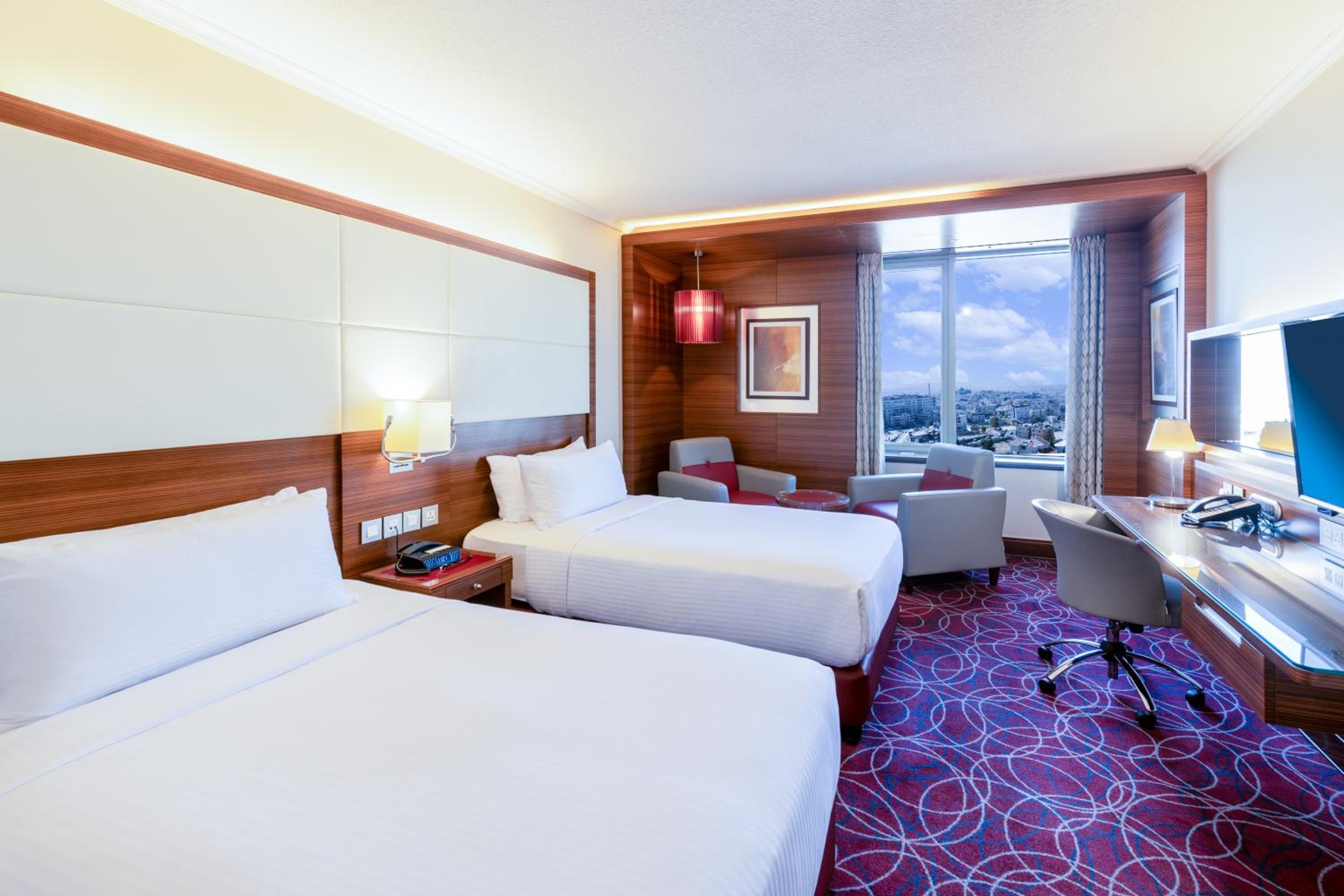 Premium Twin Room with City View - Smoking - Photo 6