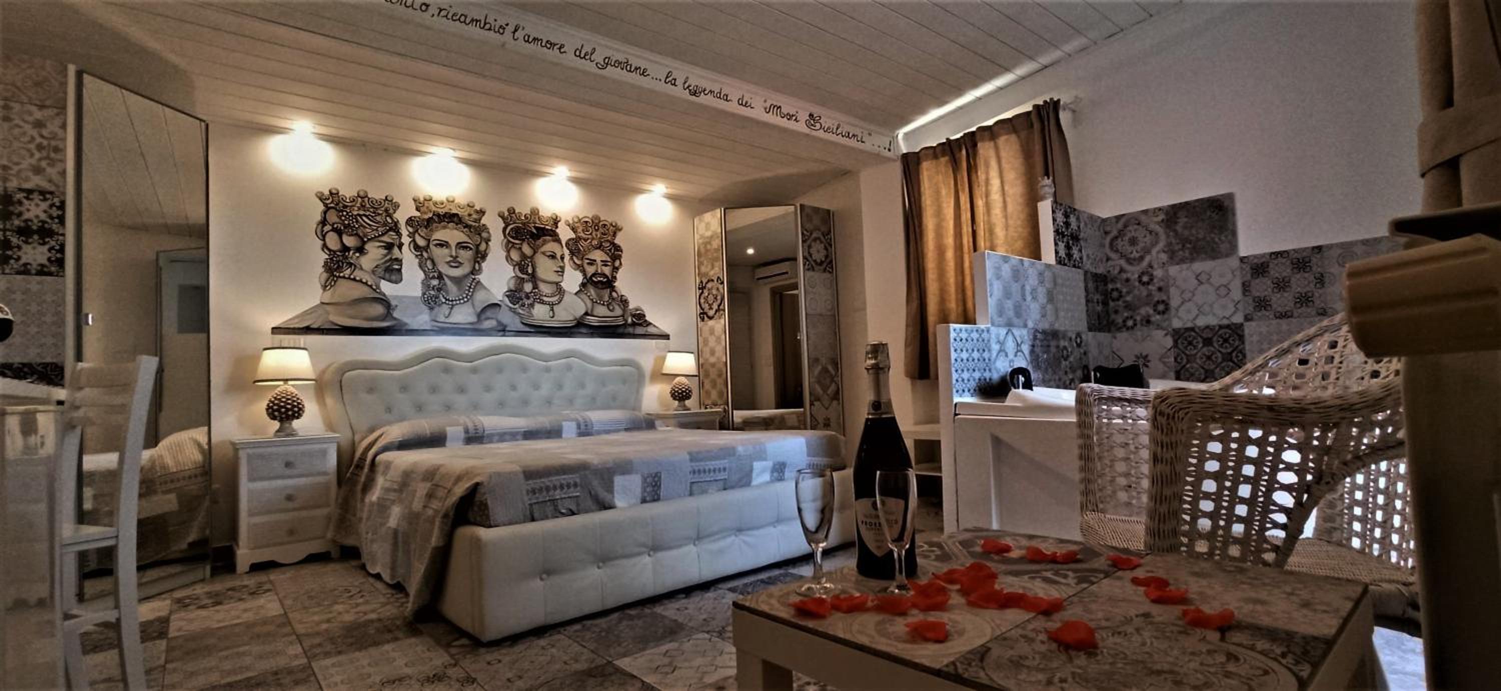 Double Room with Spa Bath photo 1