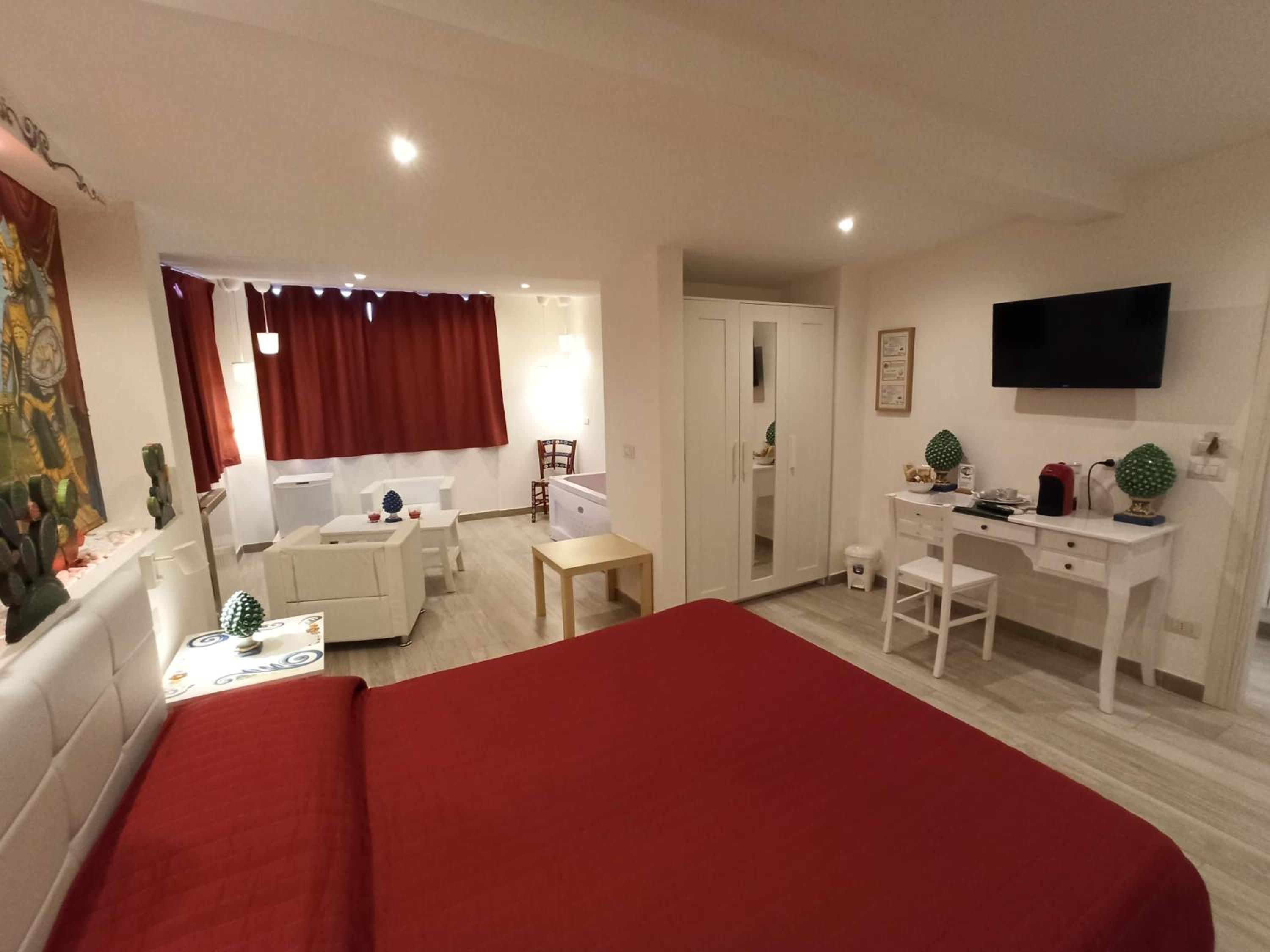 Double Room with Spa Bath photo 2