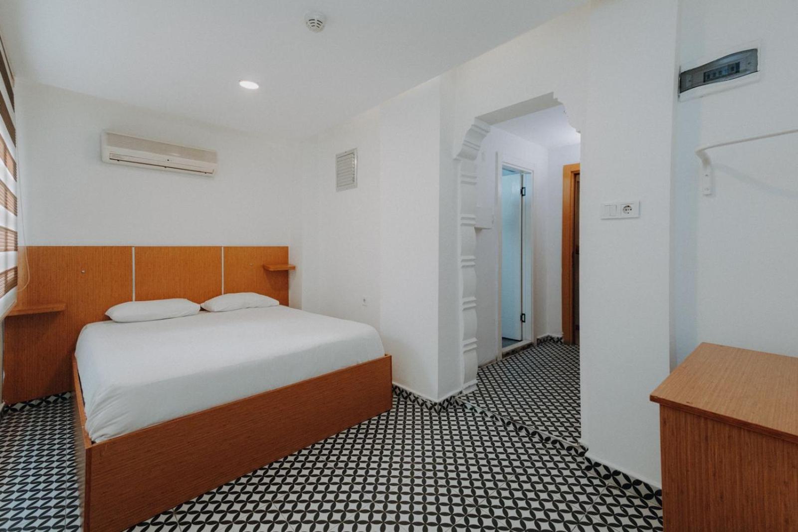 Standard Double Room - Photo 4