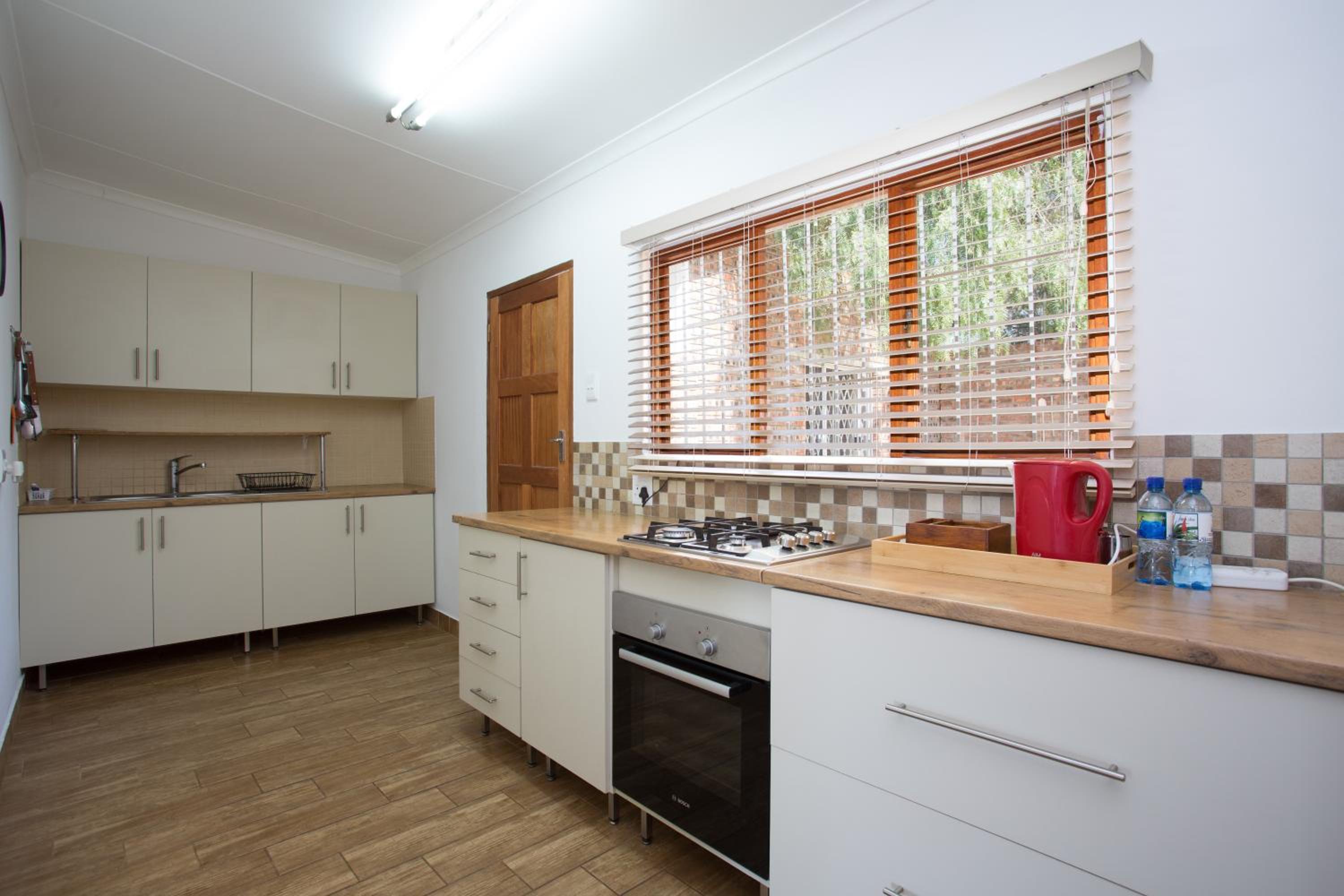 Luxury Apartment - Photo 4