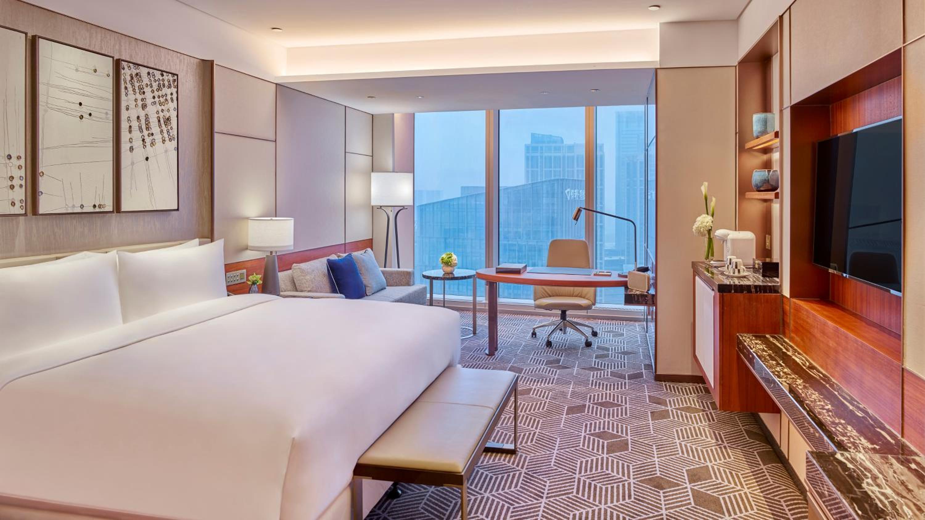 Classic King Room with City View