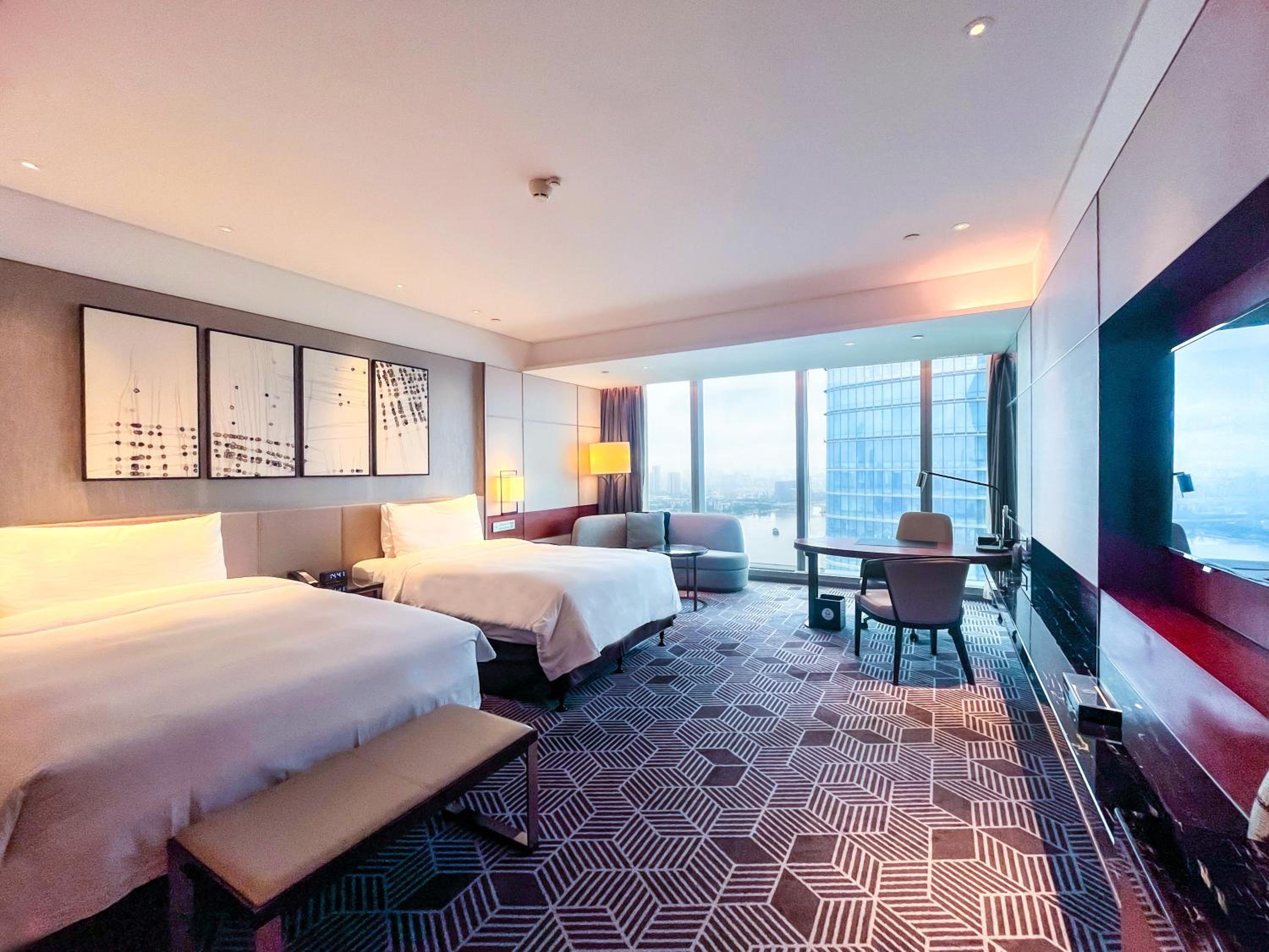 Classic Twin Room with Pearl River View