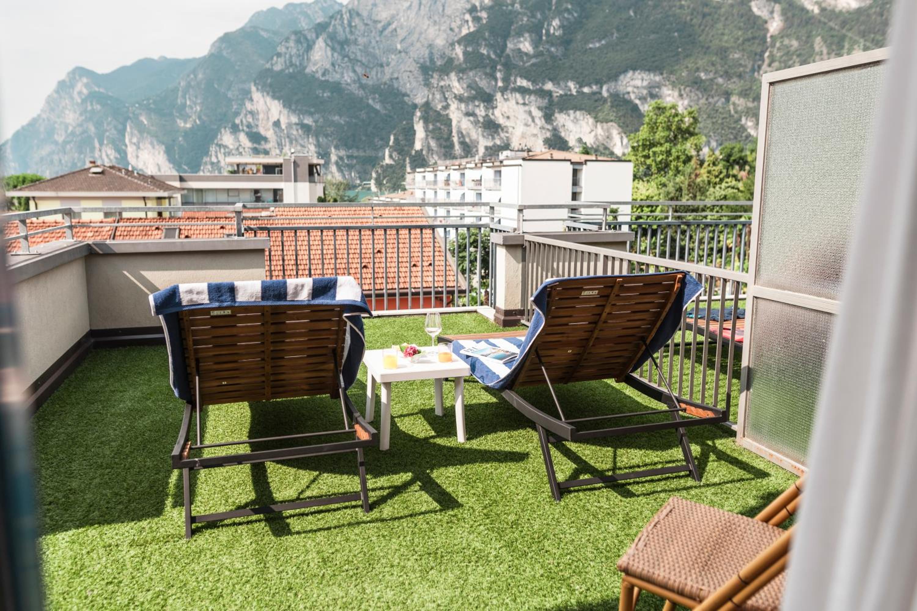 Deluxe Single Room with Balcony photo 3