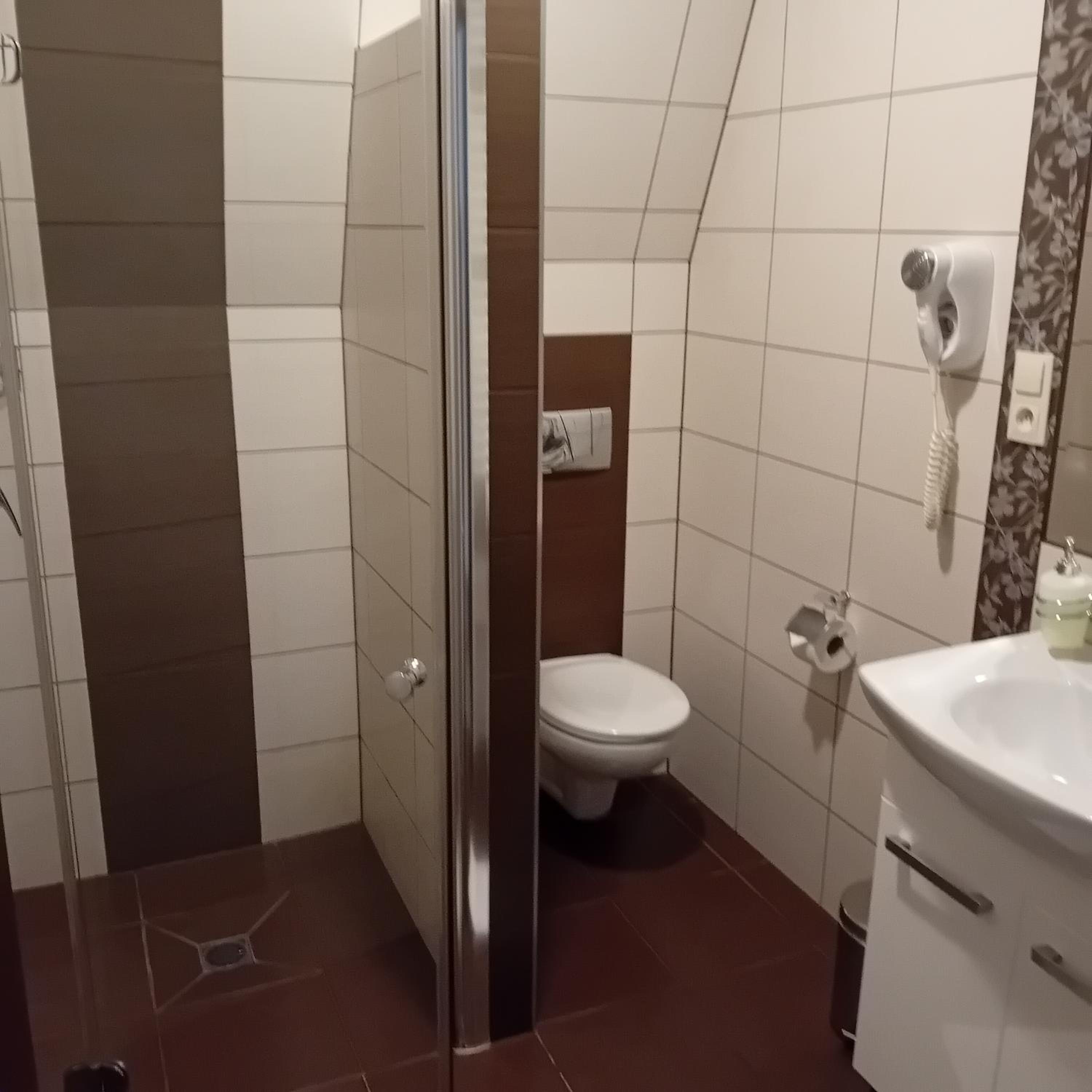 Double or Twin Room - Photo 18