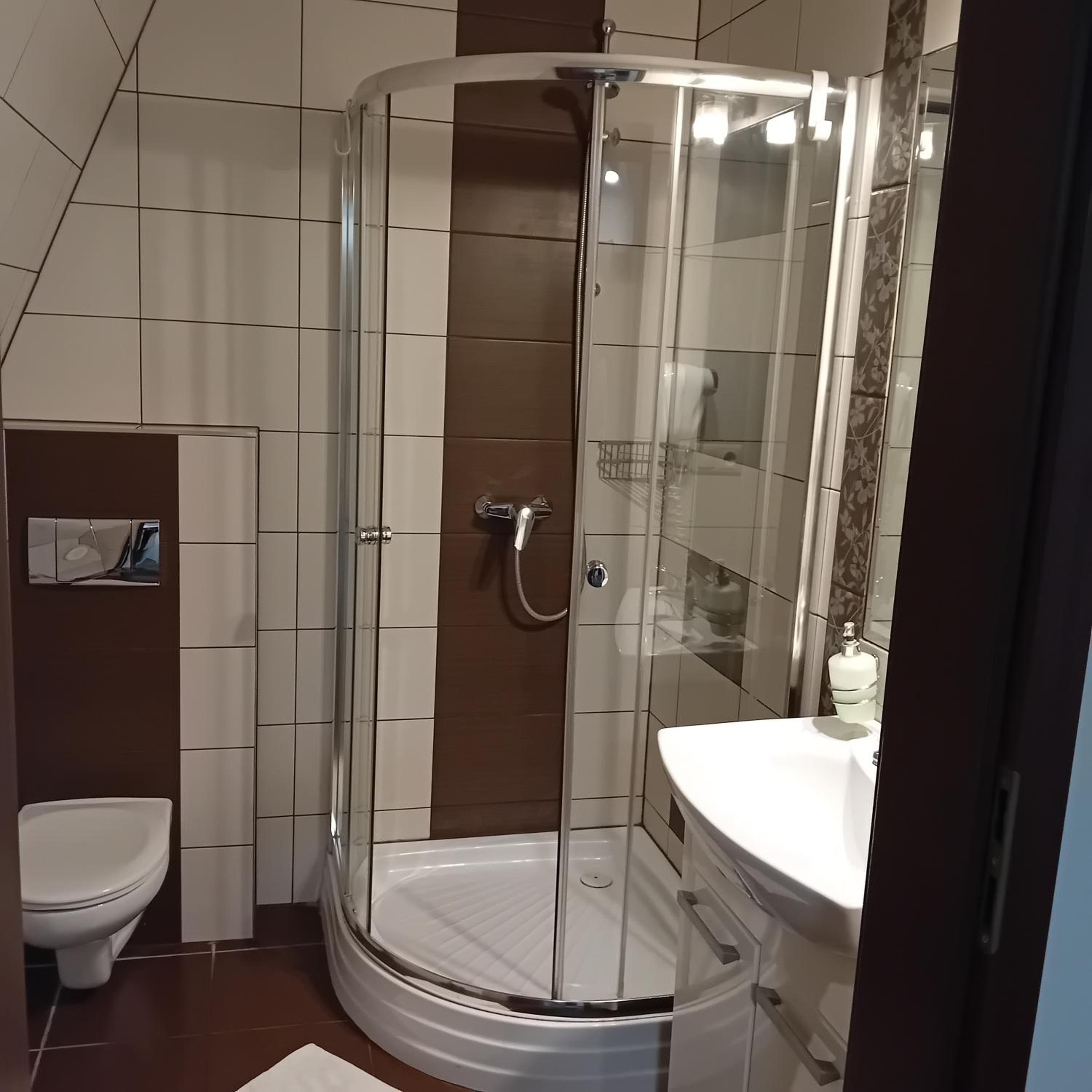 Double or Twin Room - Photo 12