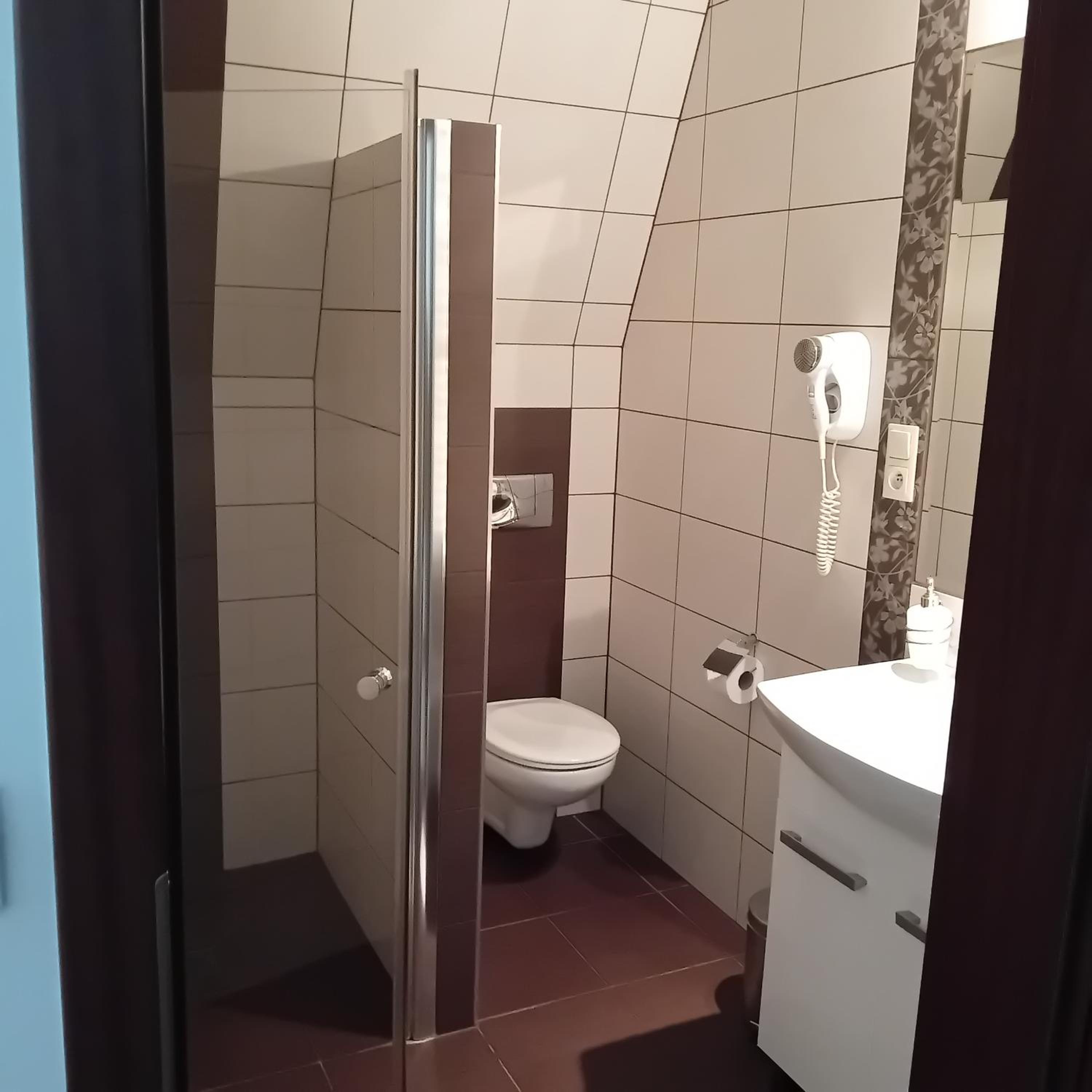 Double or Twin Room - Photo 17