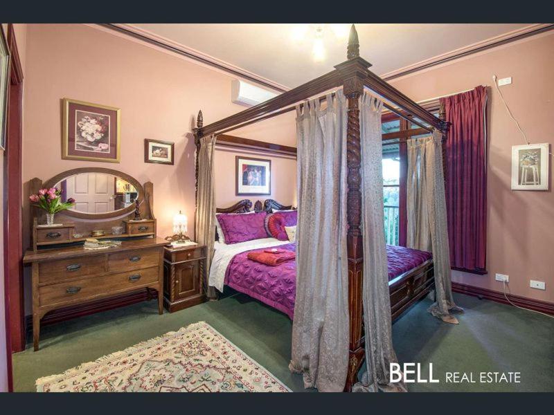 Deluxe King Room photo 1