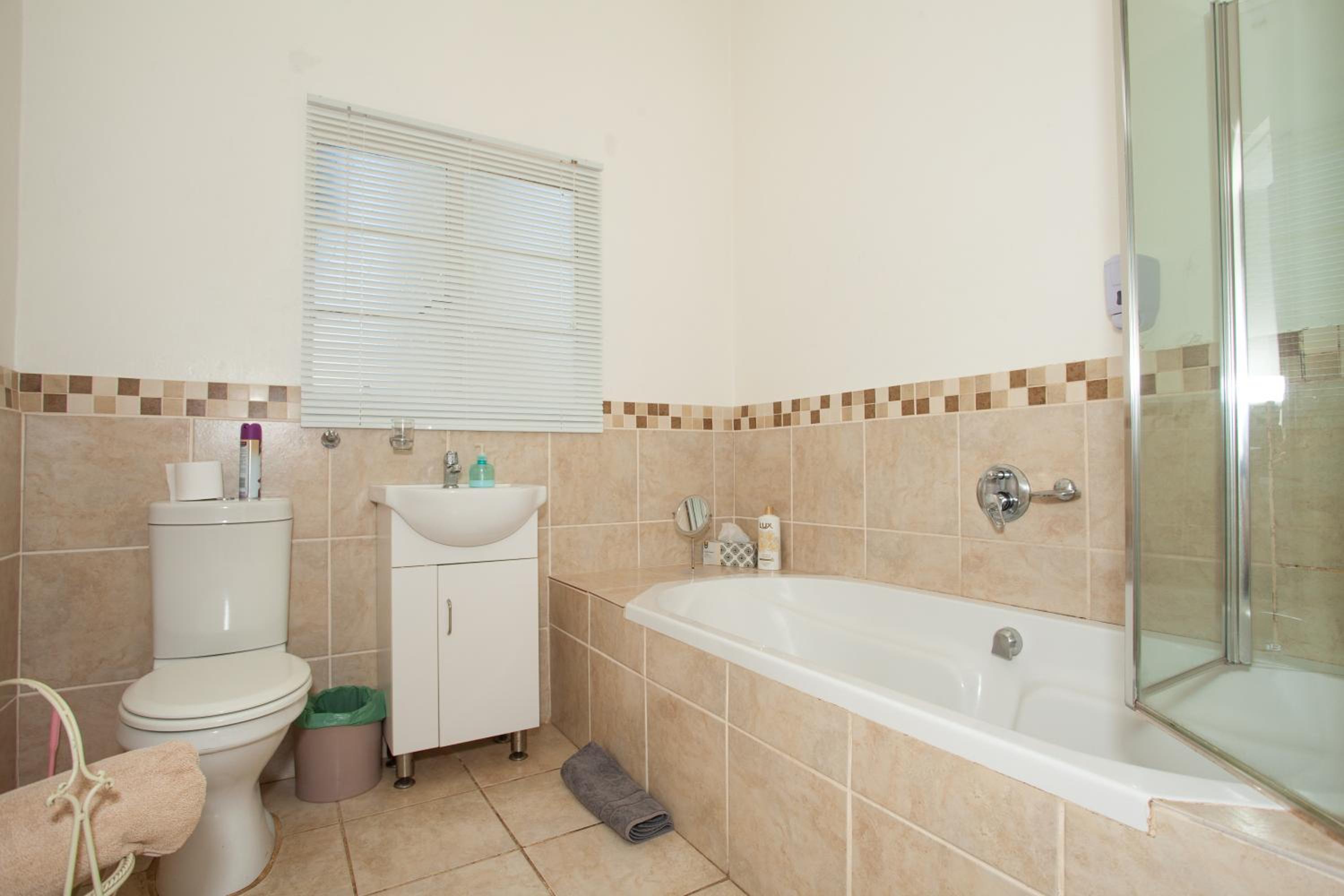 Family Room - Photo 4