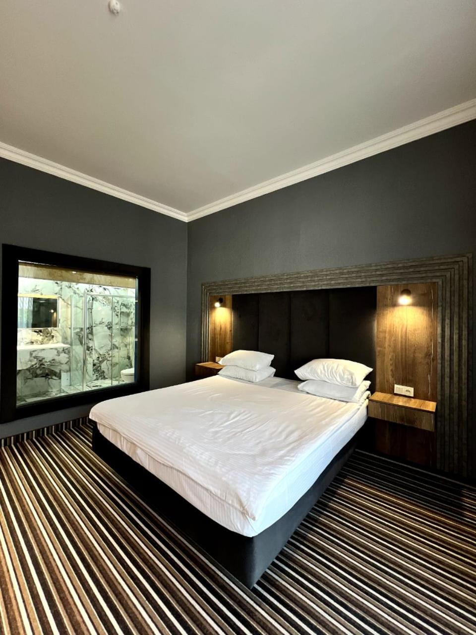 Deluxe Junior Suite photo 3