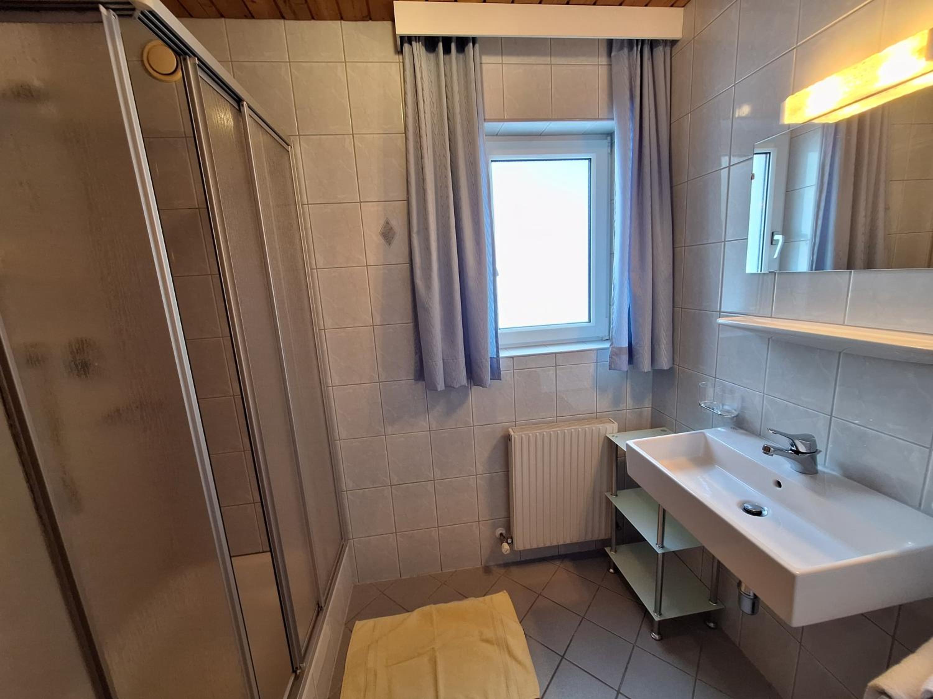 Comfort Two-Bedroom Apartment with Balcony photo 3
