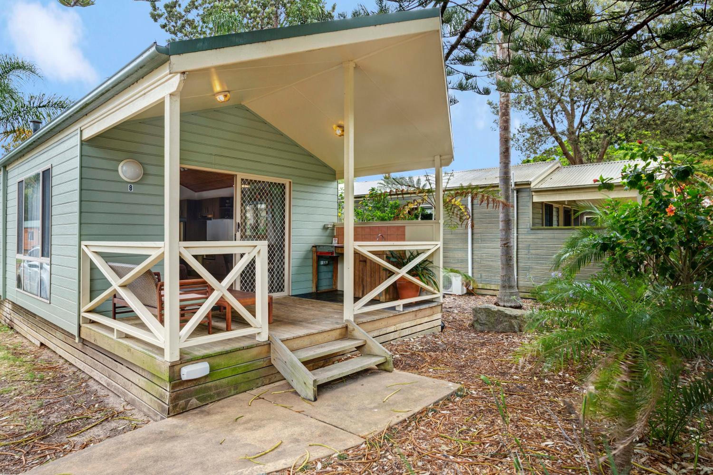 Family Cabin with Spa Bath photo 3