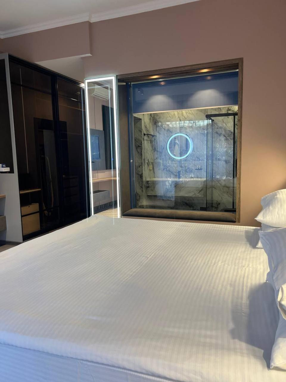 King Room with Balcony photo 3