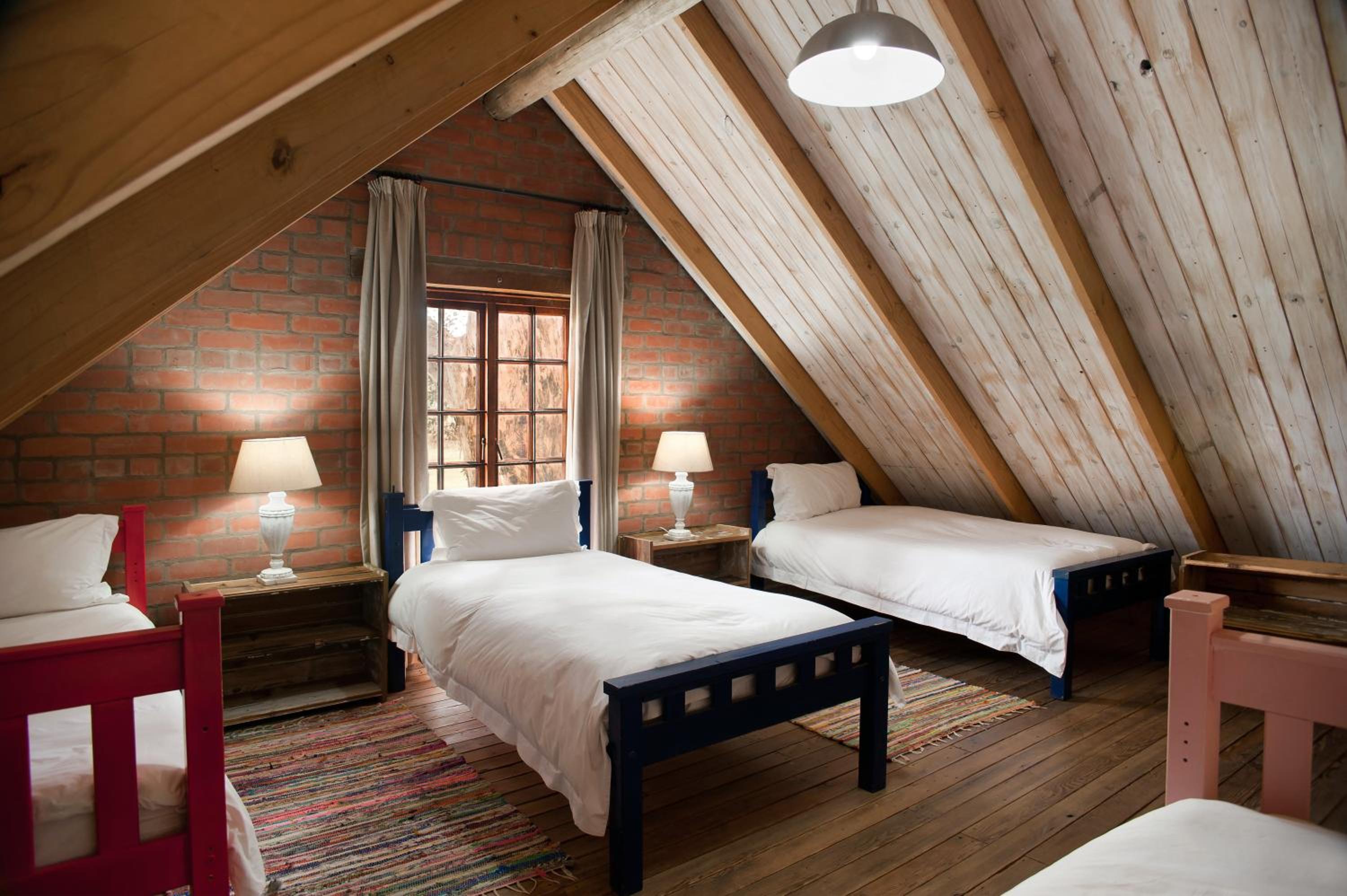 Three-Bedroom Chalet - Cottage 4