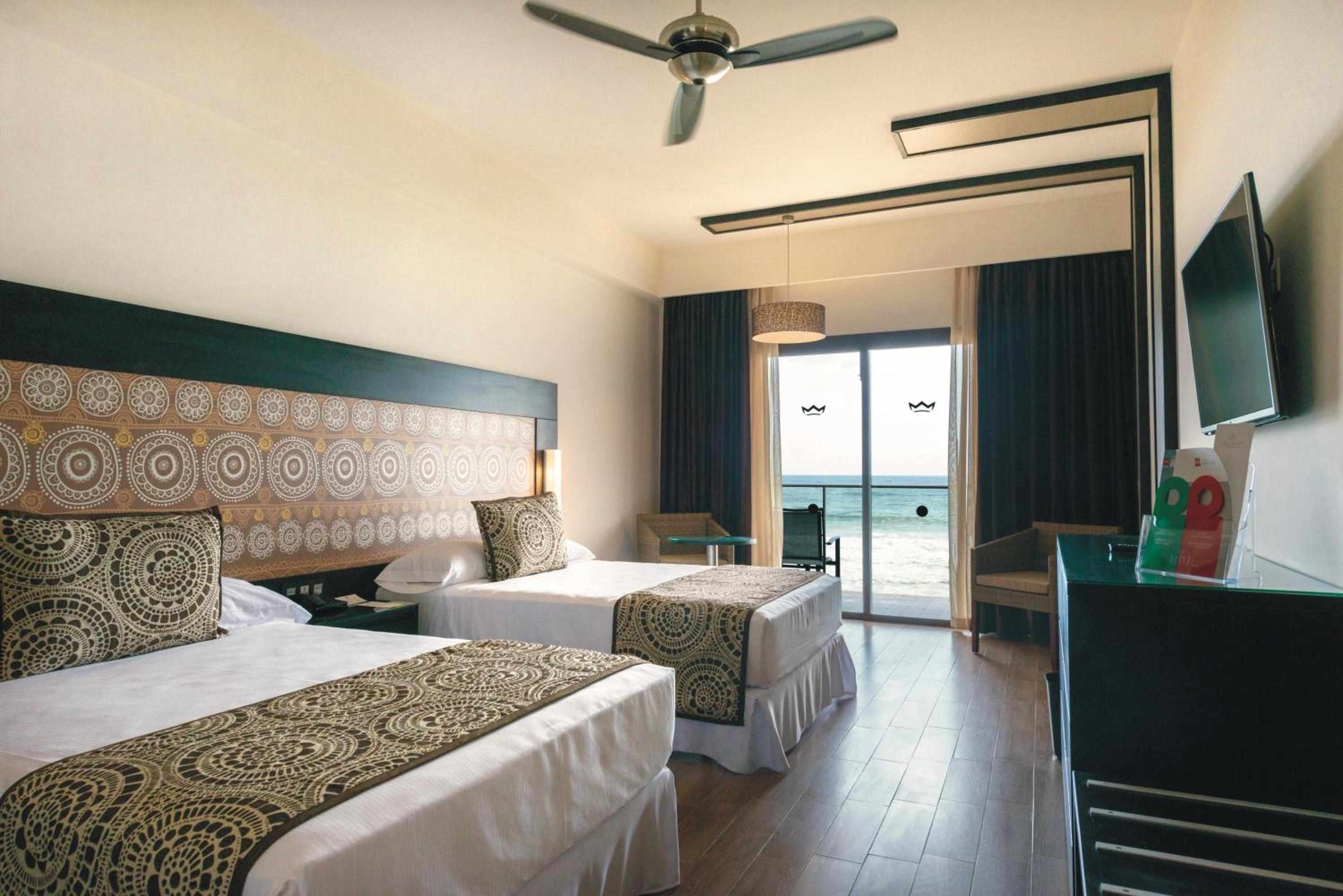 Junior Suite with Sea View - Photo 1