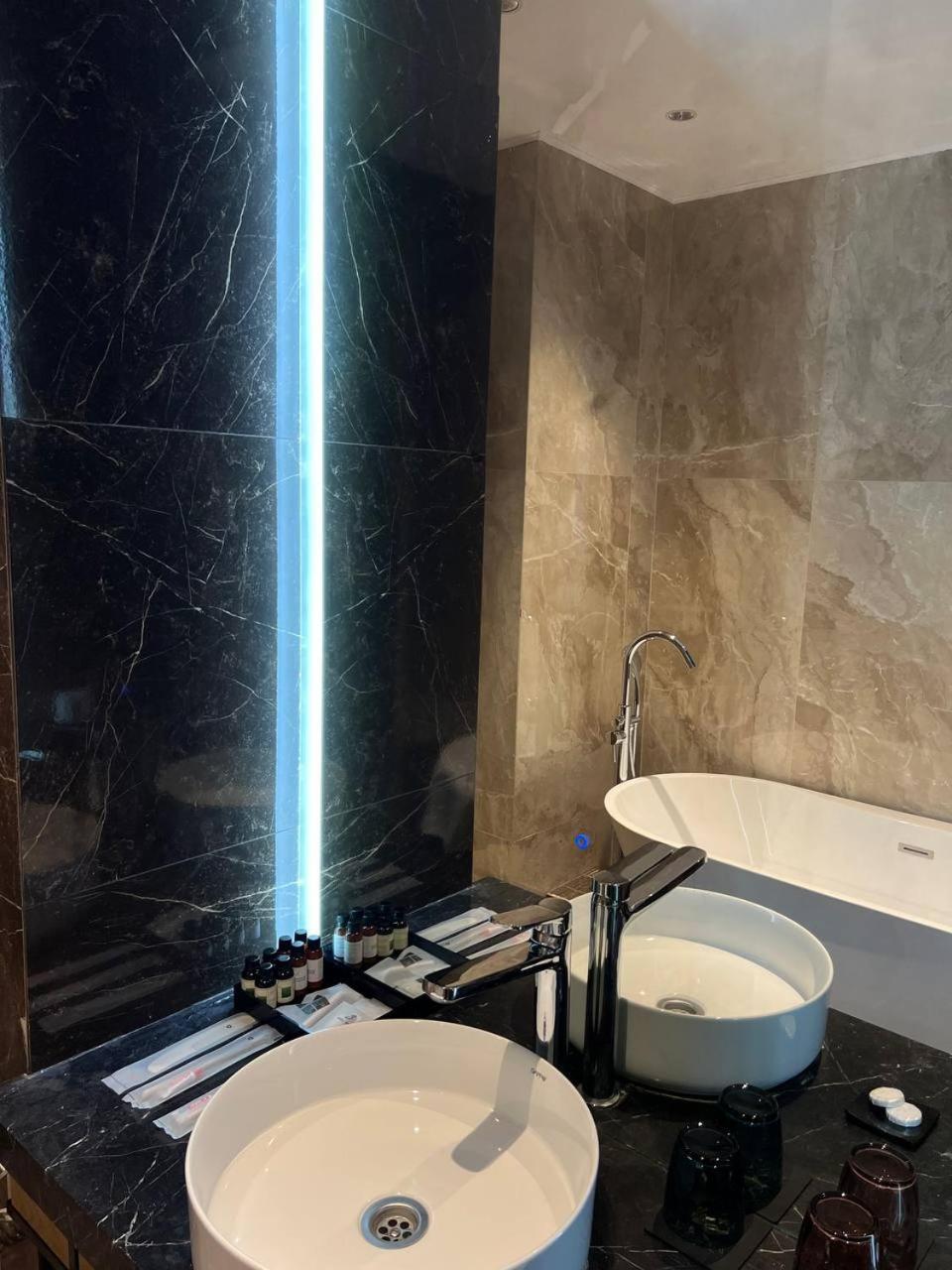 Suite with City View photo 2