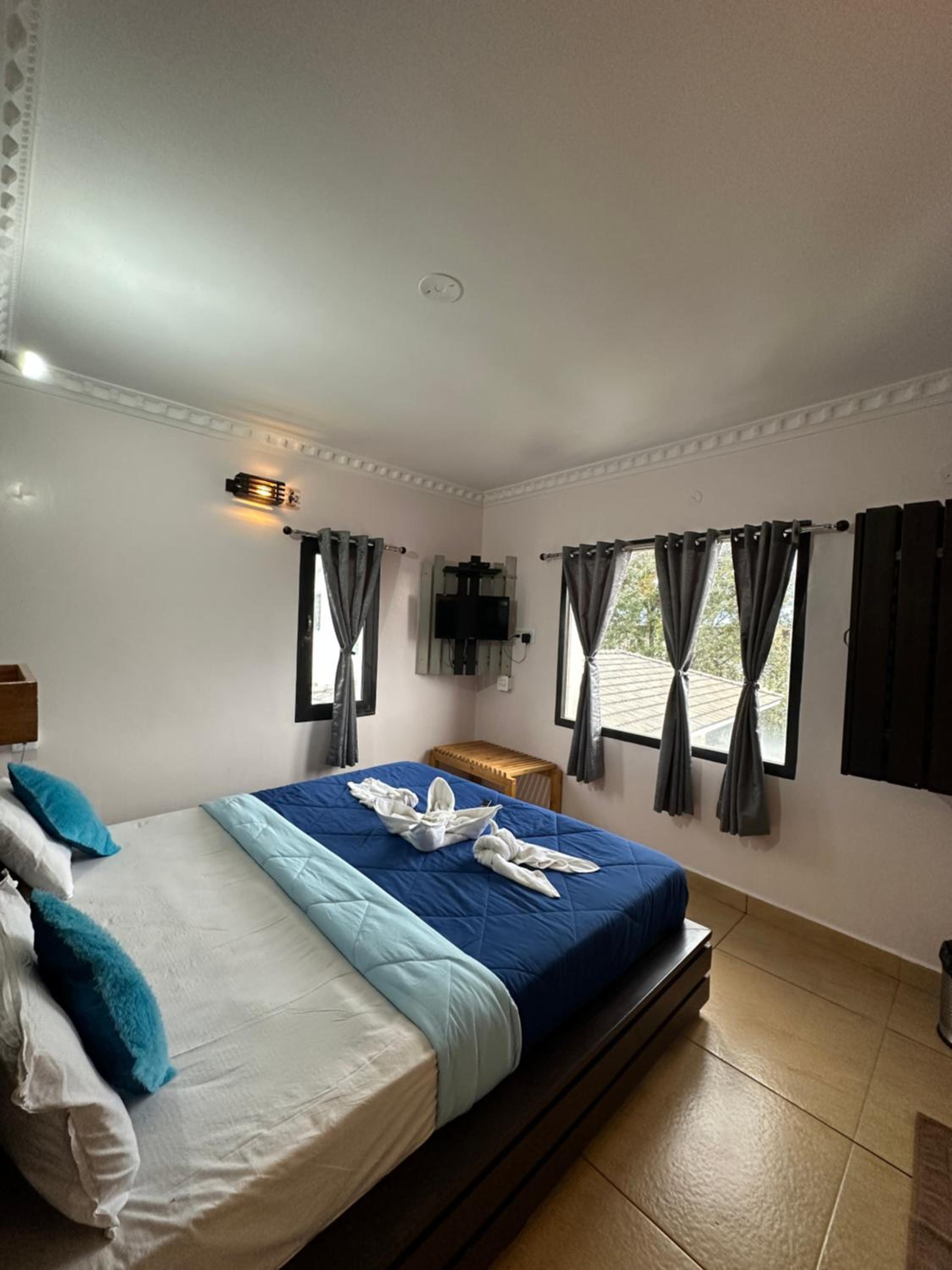 Deluxe Double Room (2 Adults + 1 Child) photo 1