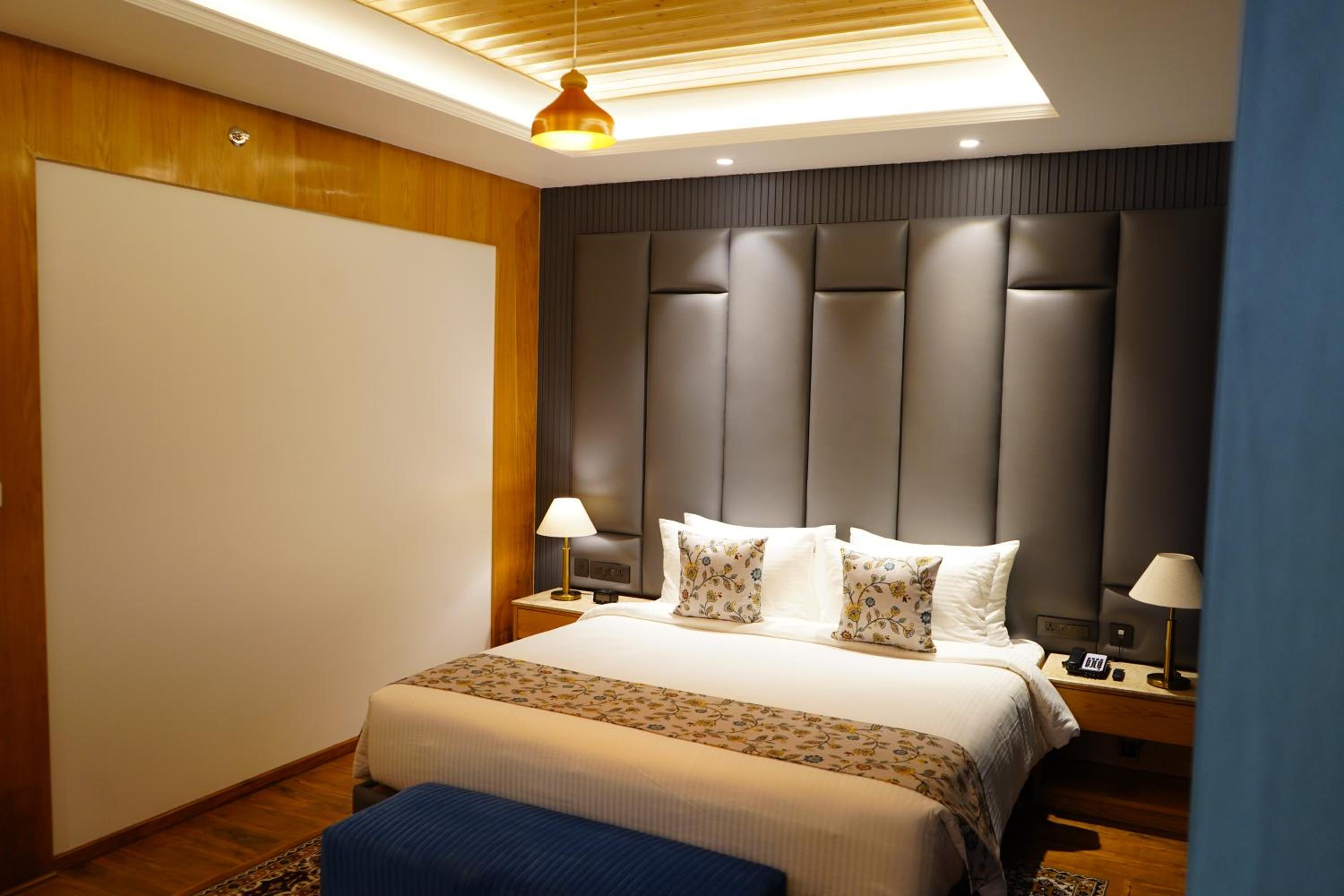 Premium Suite with Balcony