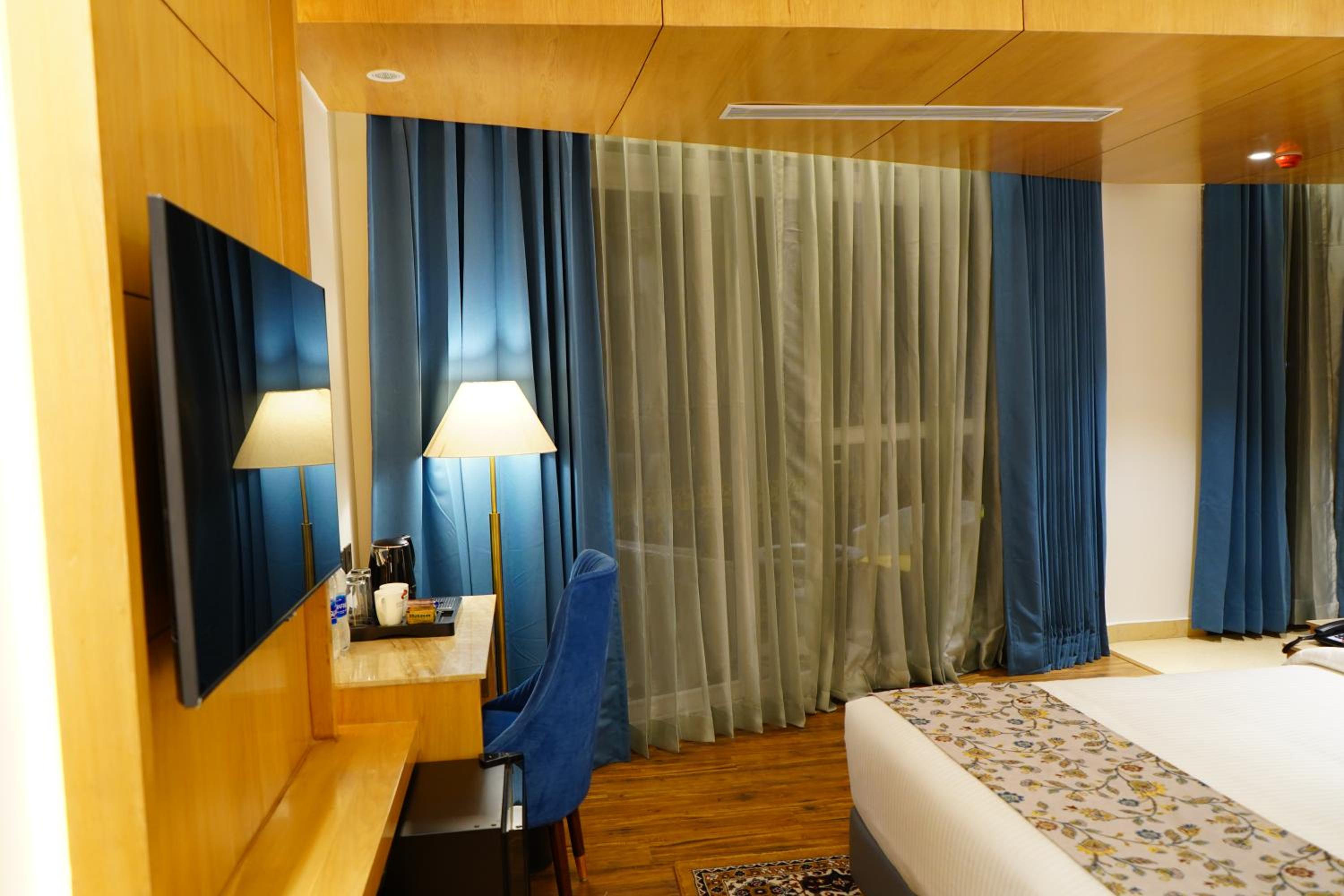 Premium Room With Balcony photo 2