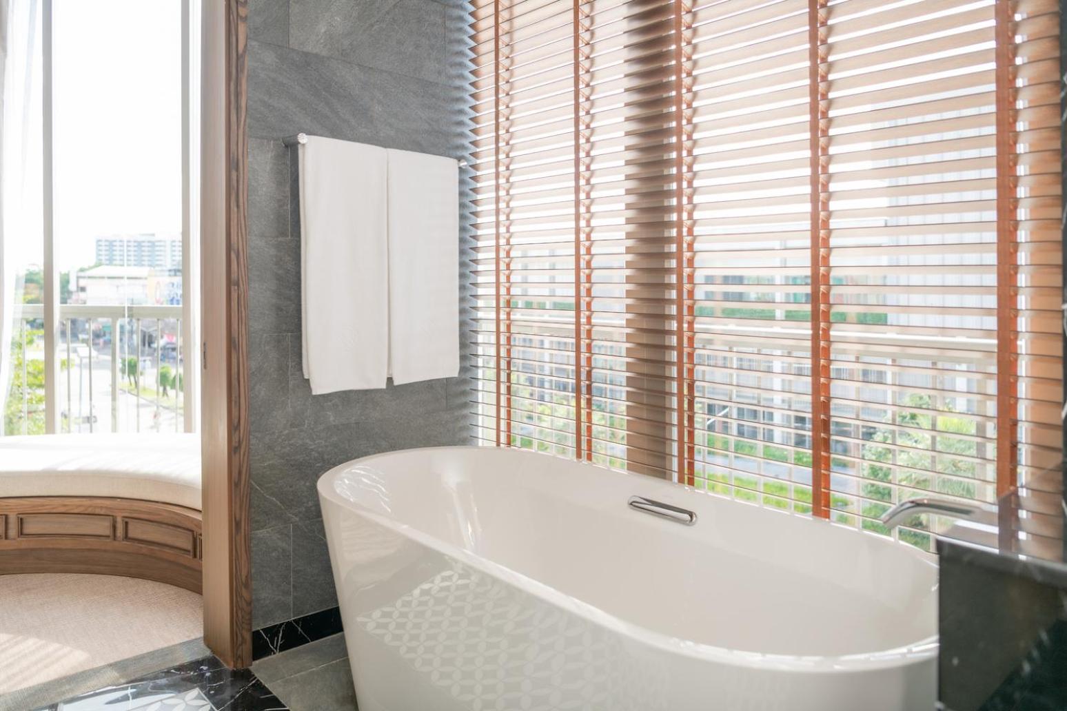 Double Room with Spa Bath photo 3