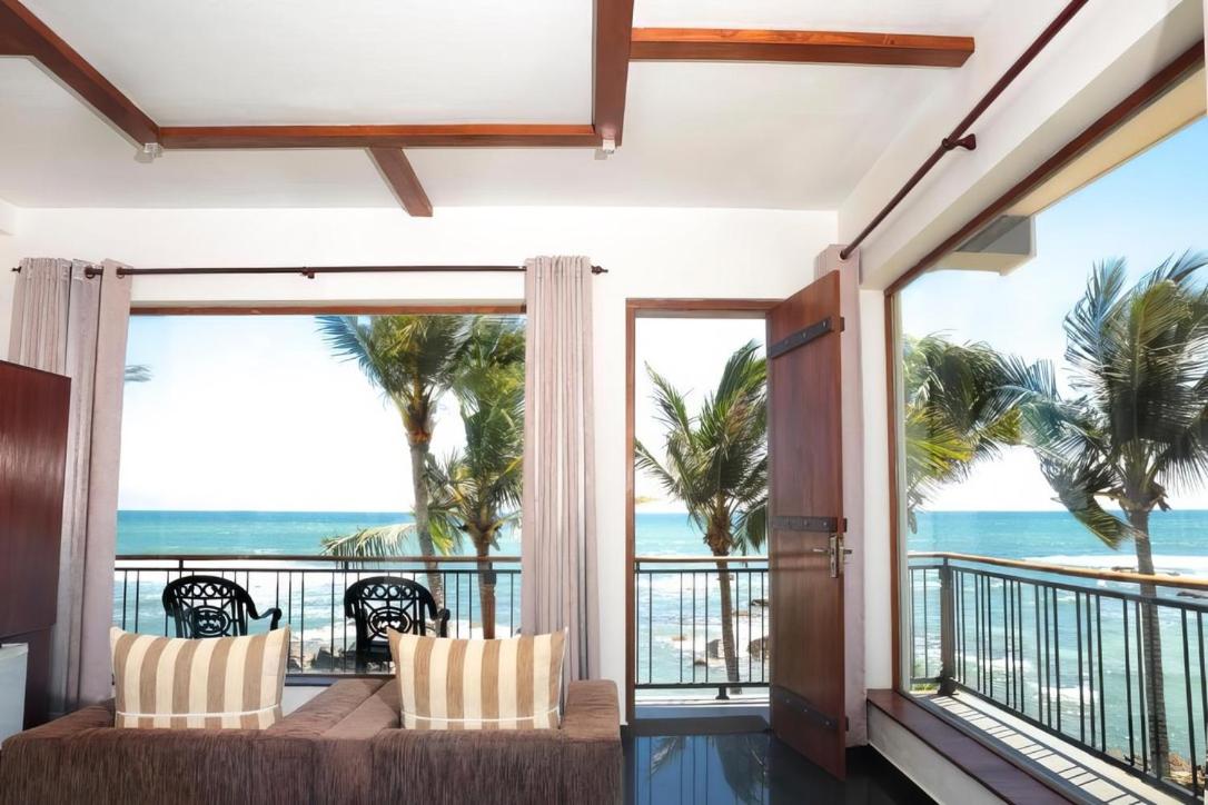Deluxe Double Room With Balcony And Sea View photo 2