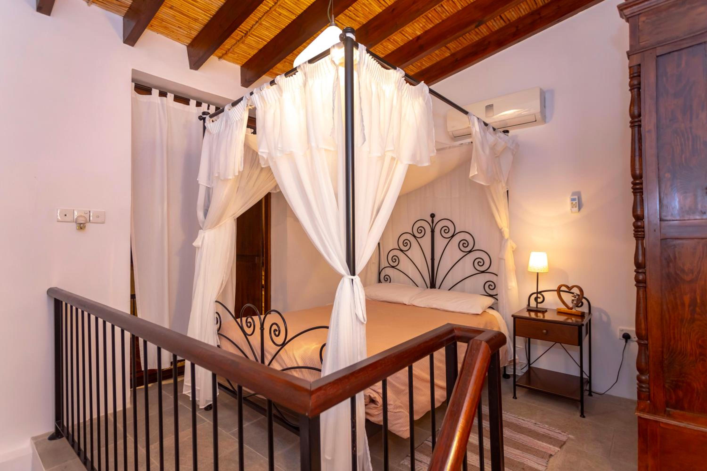 Suite with Balcony - Photo 3