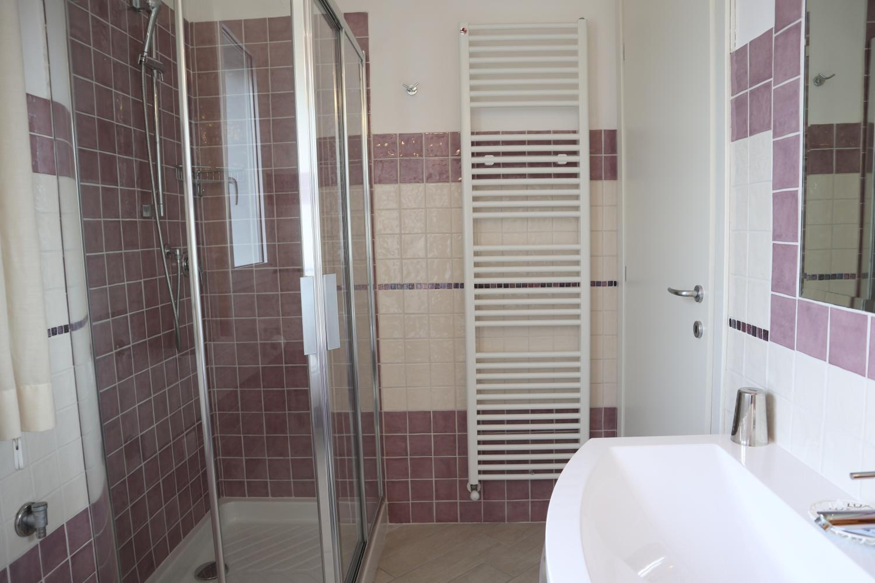Family Suite - Photo 10