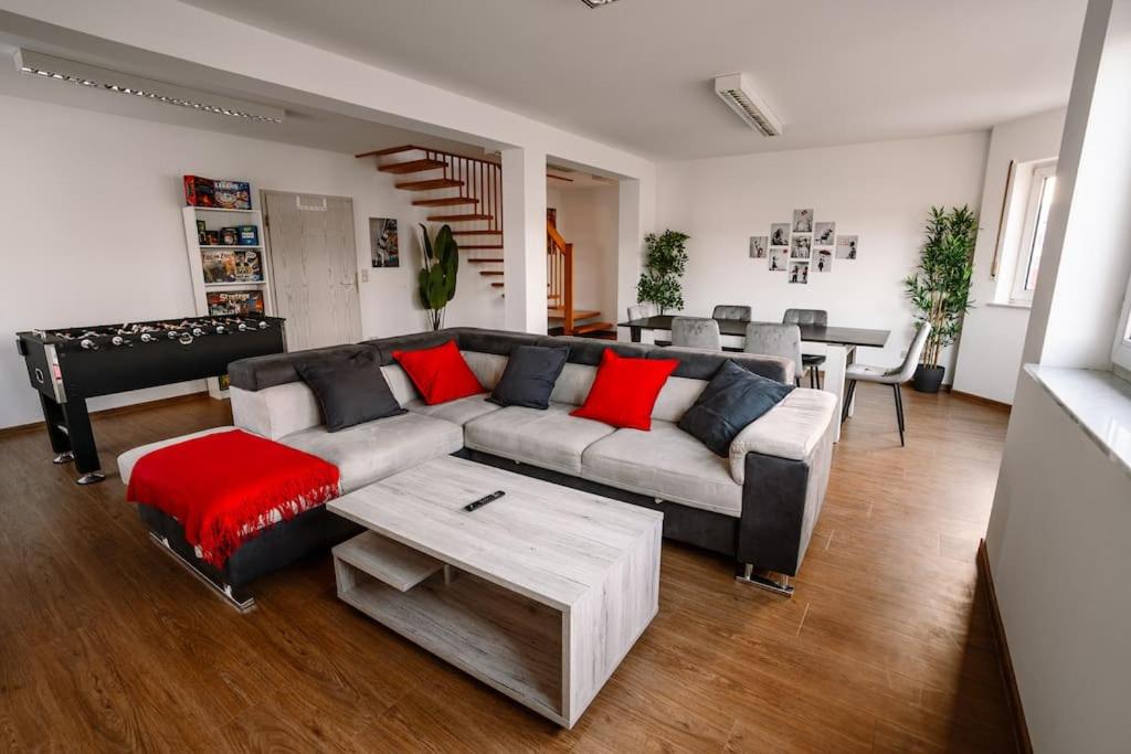 Three-Bedroom Apartment photo 1