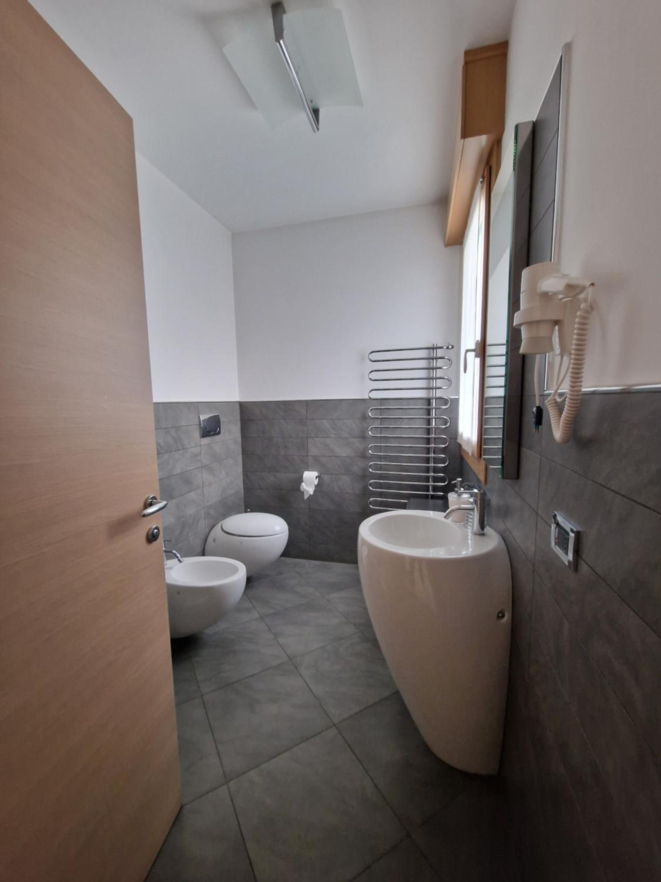 One-Bedroom Apartment with Garden photo 3