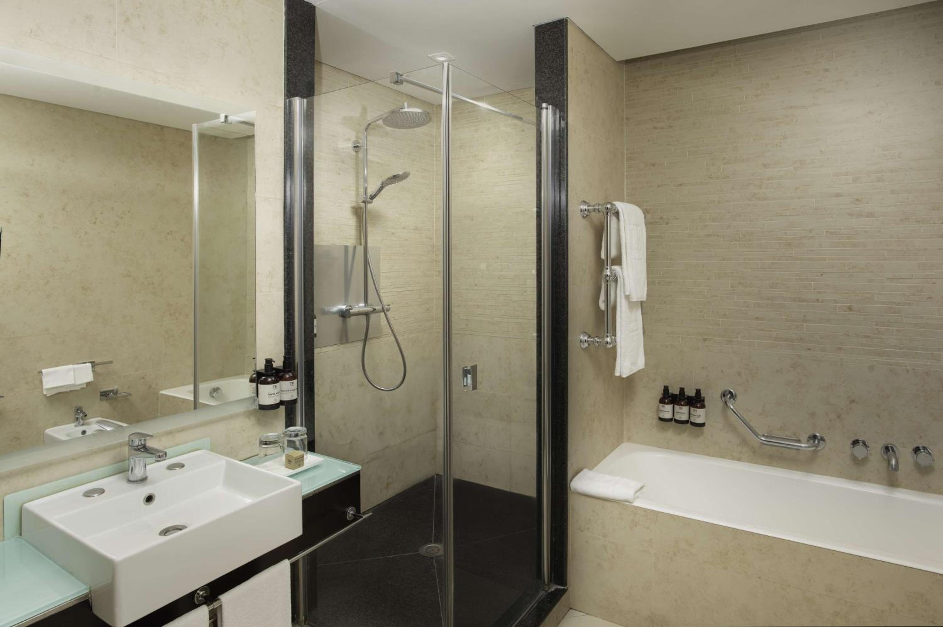 Premium Double Room with Sea View - Photo 3