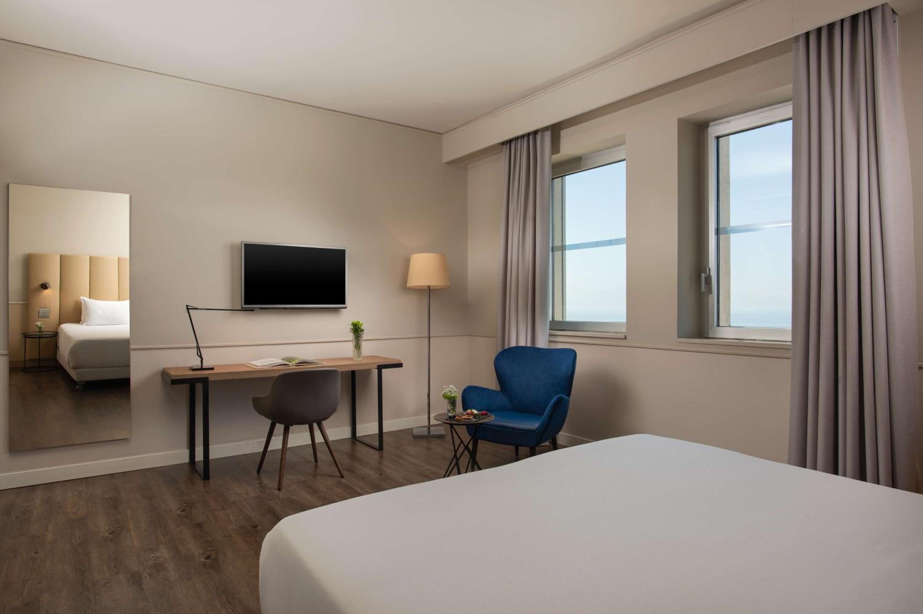 Superior Double Room XL with Sea View - Photo 5