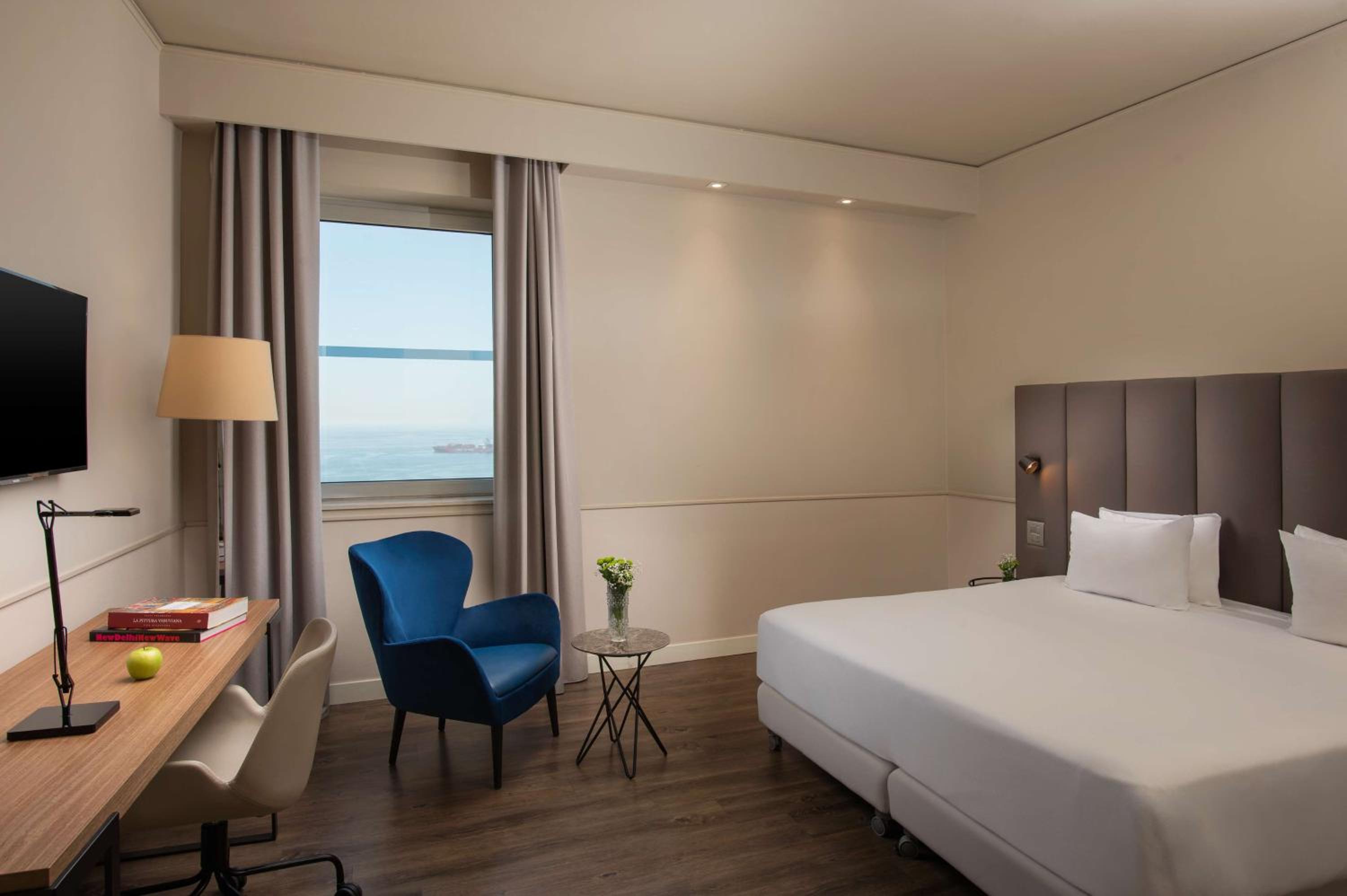 Superior Double Room XL with Sea View - Photo 1
