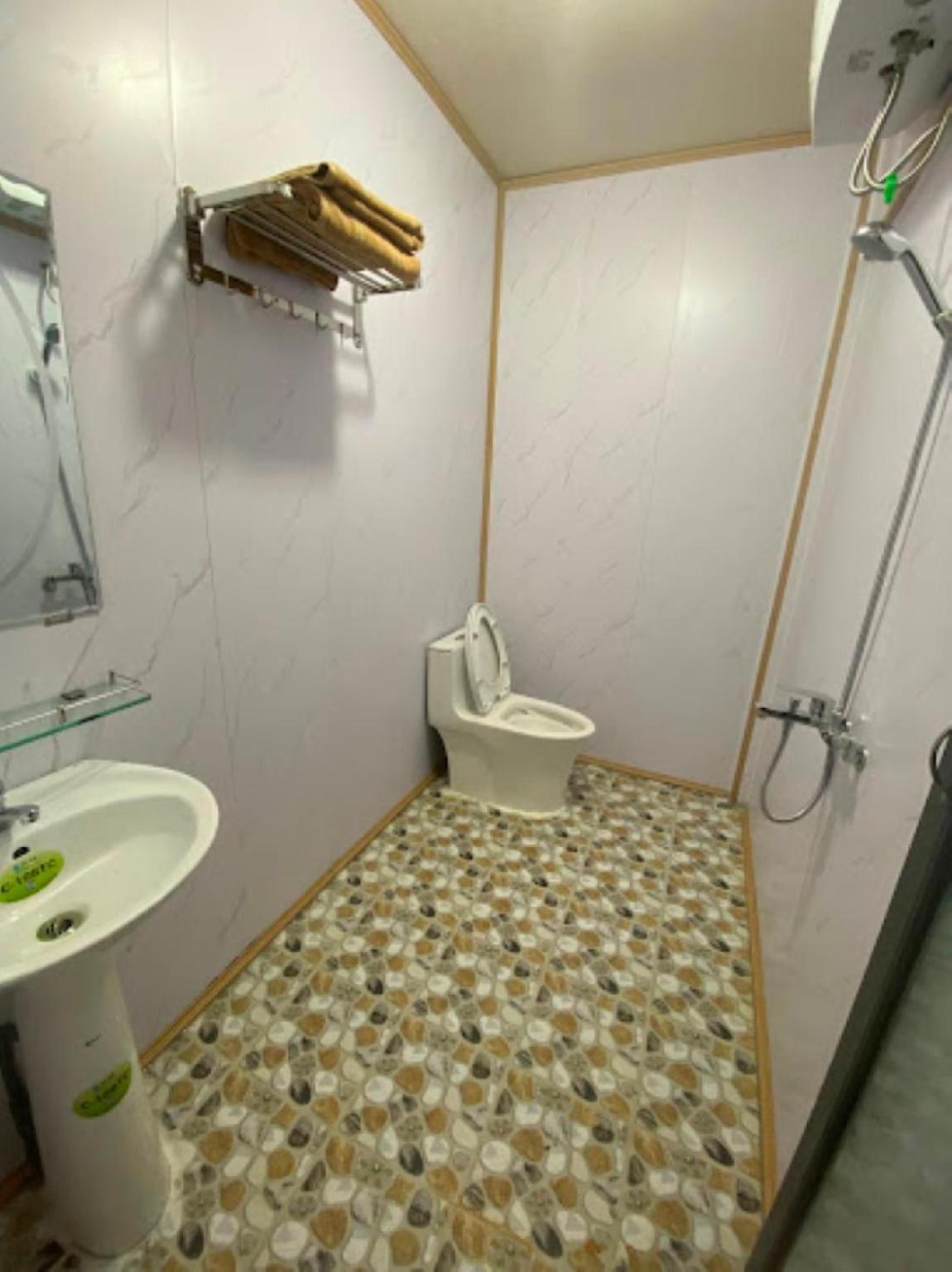 Quadruple Room - Photo 5