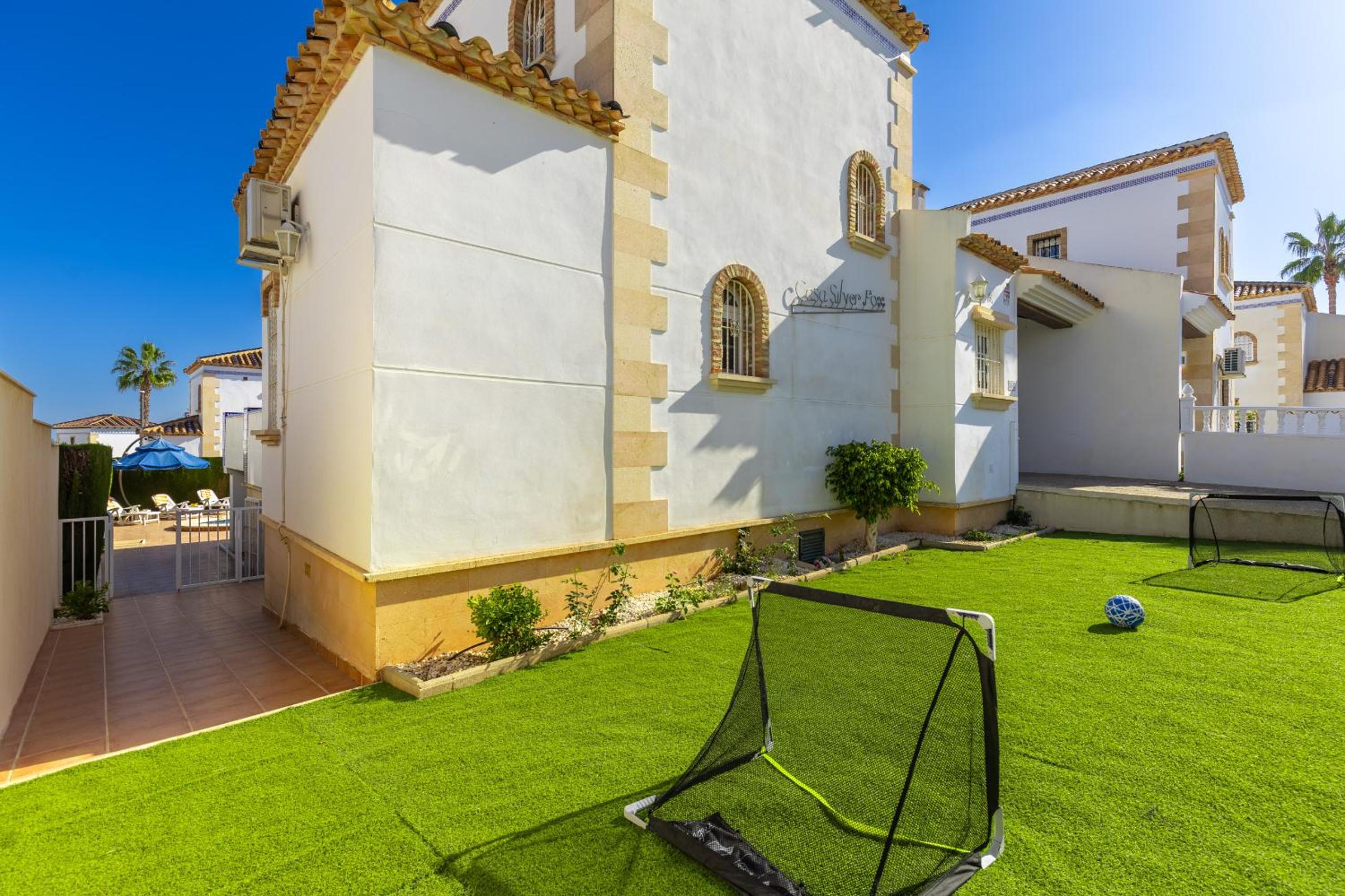 Villa photo 3