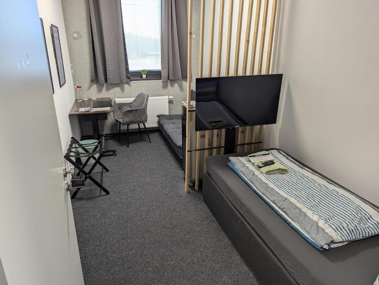 Economy Twin Room photo 1