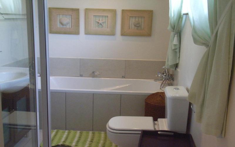 Four-Bedroom Vacation Home photo 2