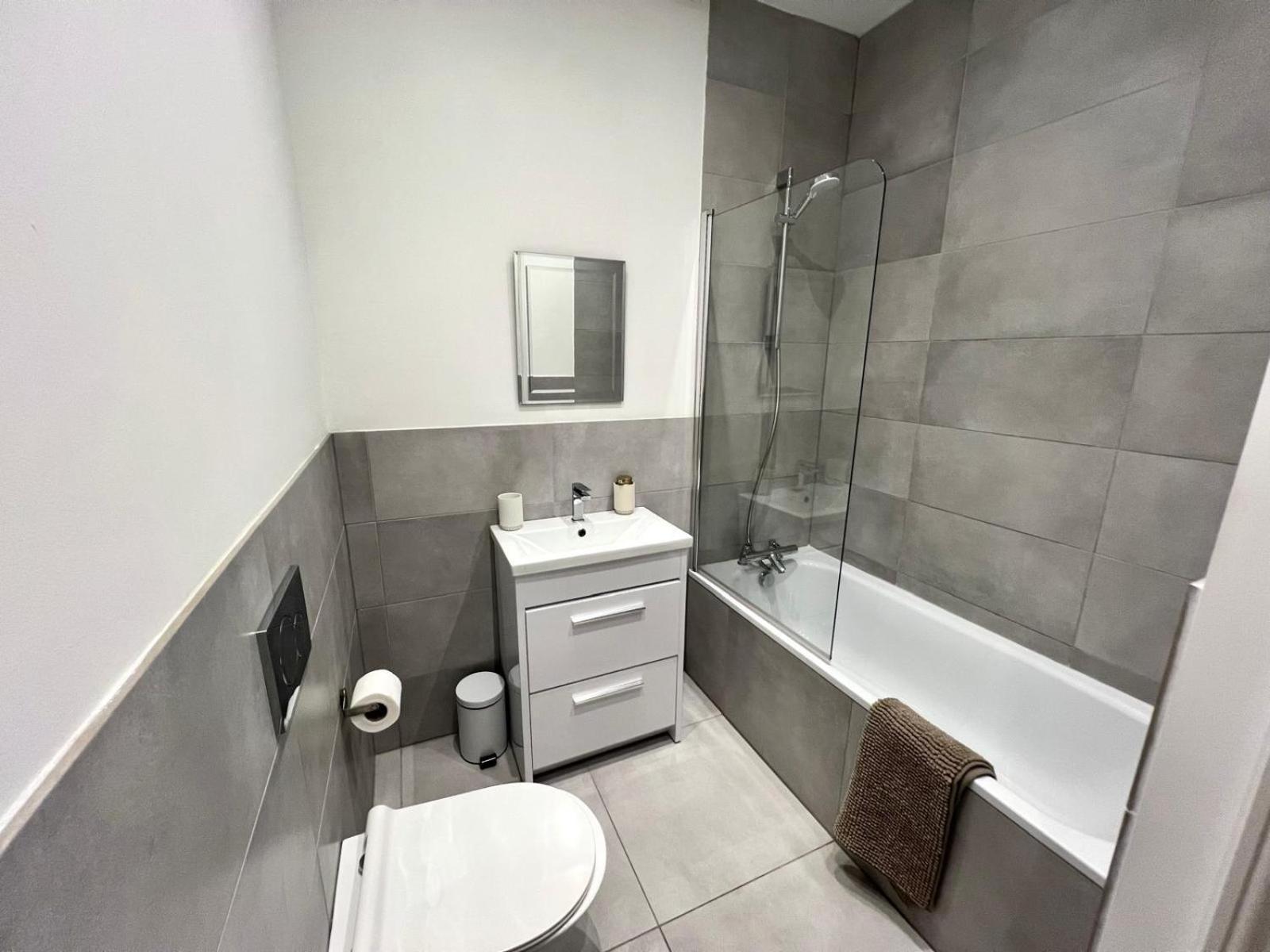 Three-Bedroom House photo 2