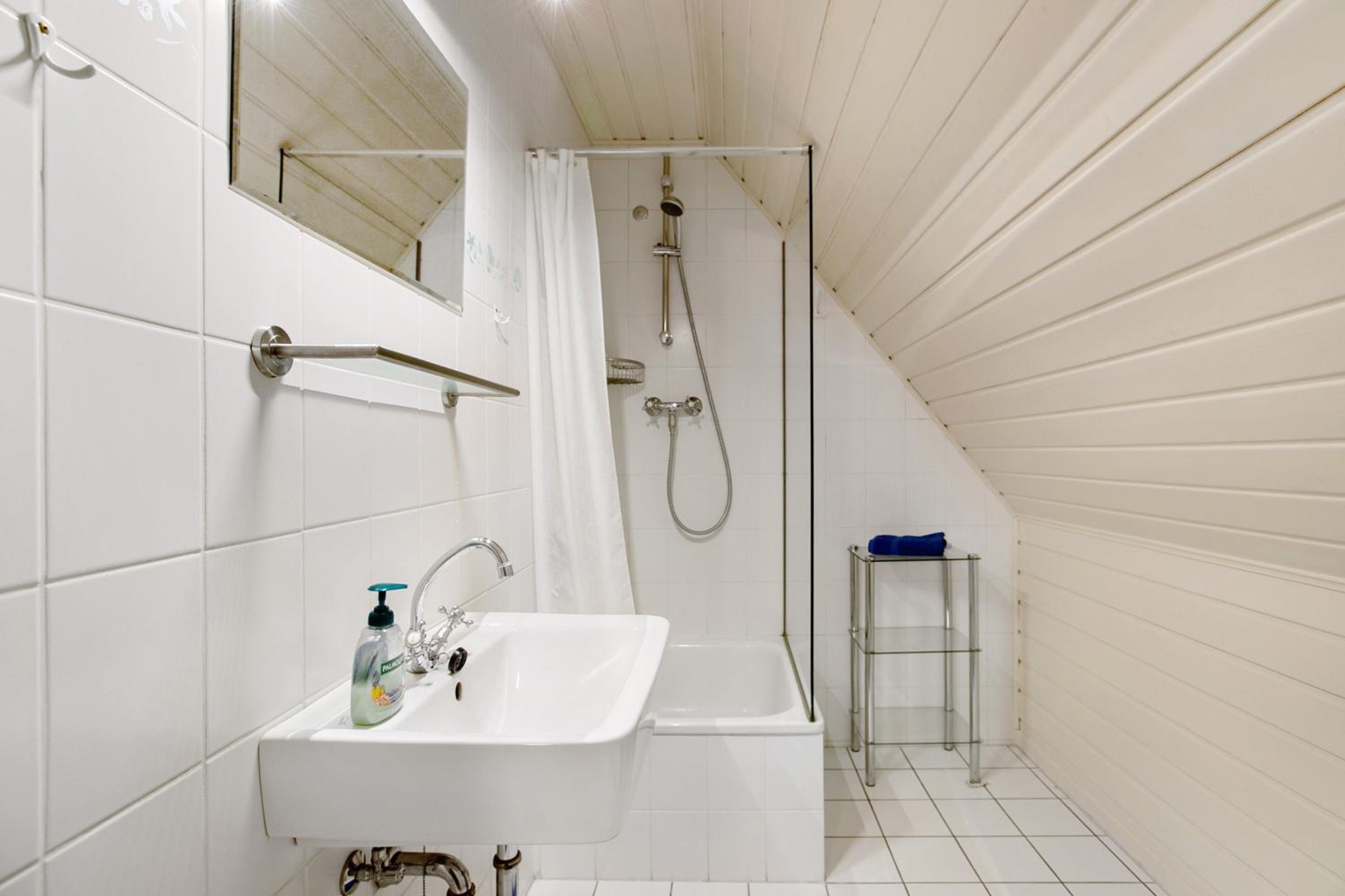 Three-Bedroom House photo 2